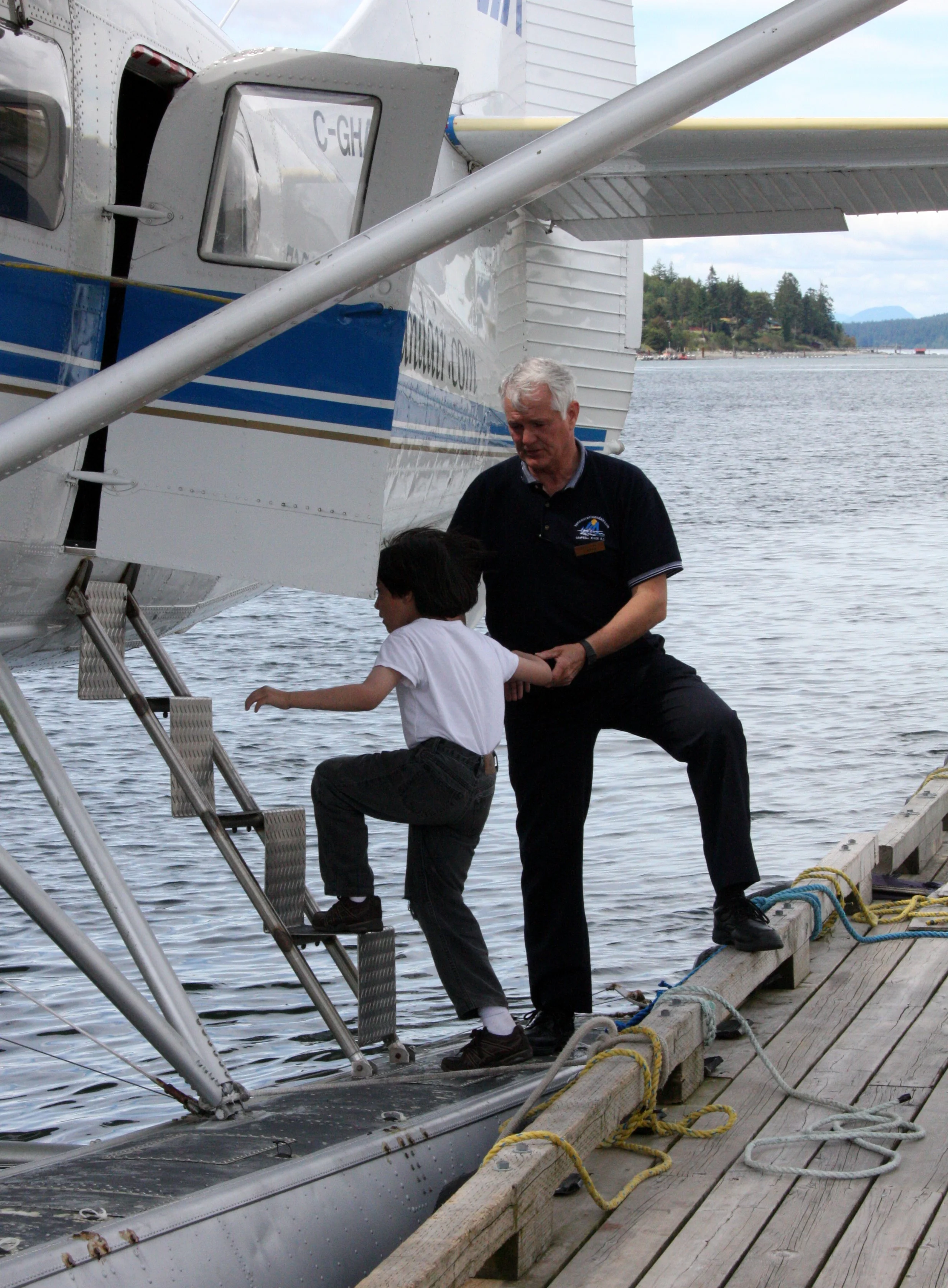 KNIGHT'S INLET - FLOAT PLANE RIDE TO MINSTREL ISLAND AND SAILCONE LODGE (3).JPG