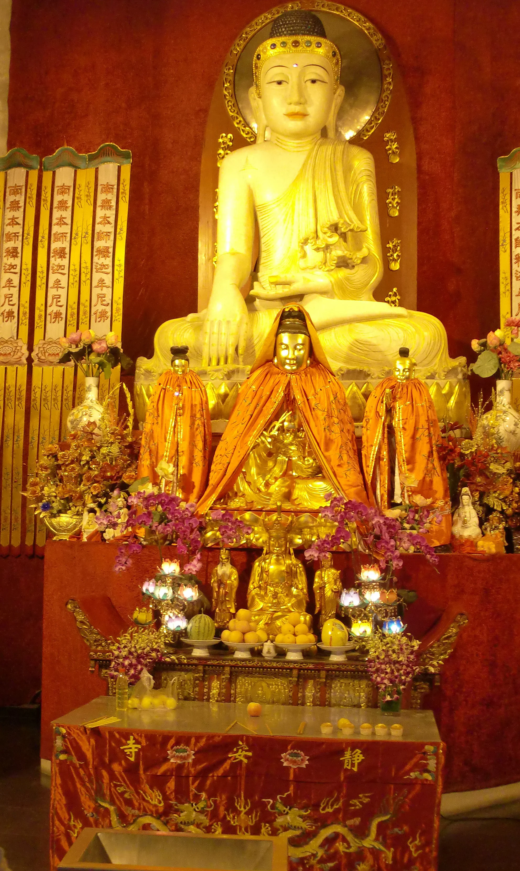 2010-10-3 JING'AN TEMPLE SHANGHAI (13).JPG