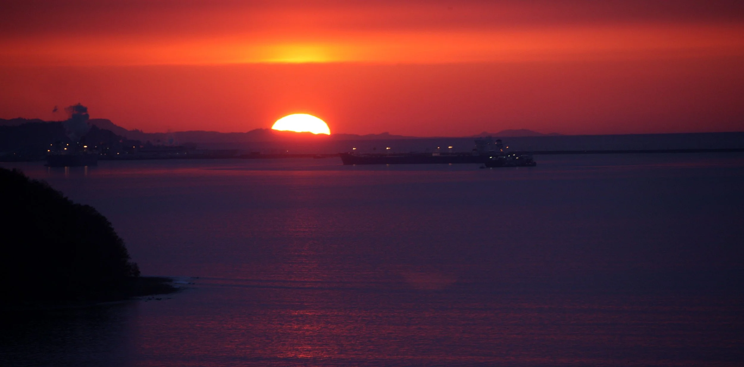 LAKE FARM - SUNSETS IN APRIL 2010.JPG