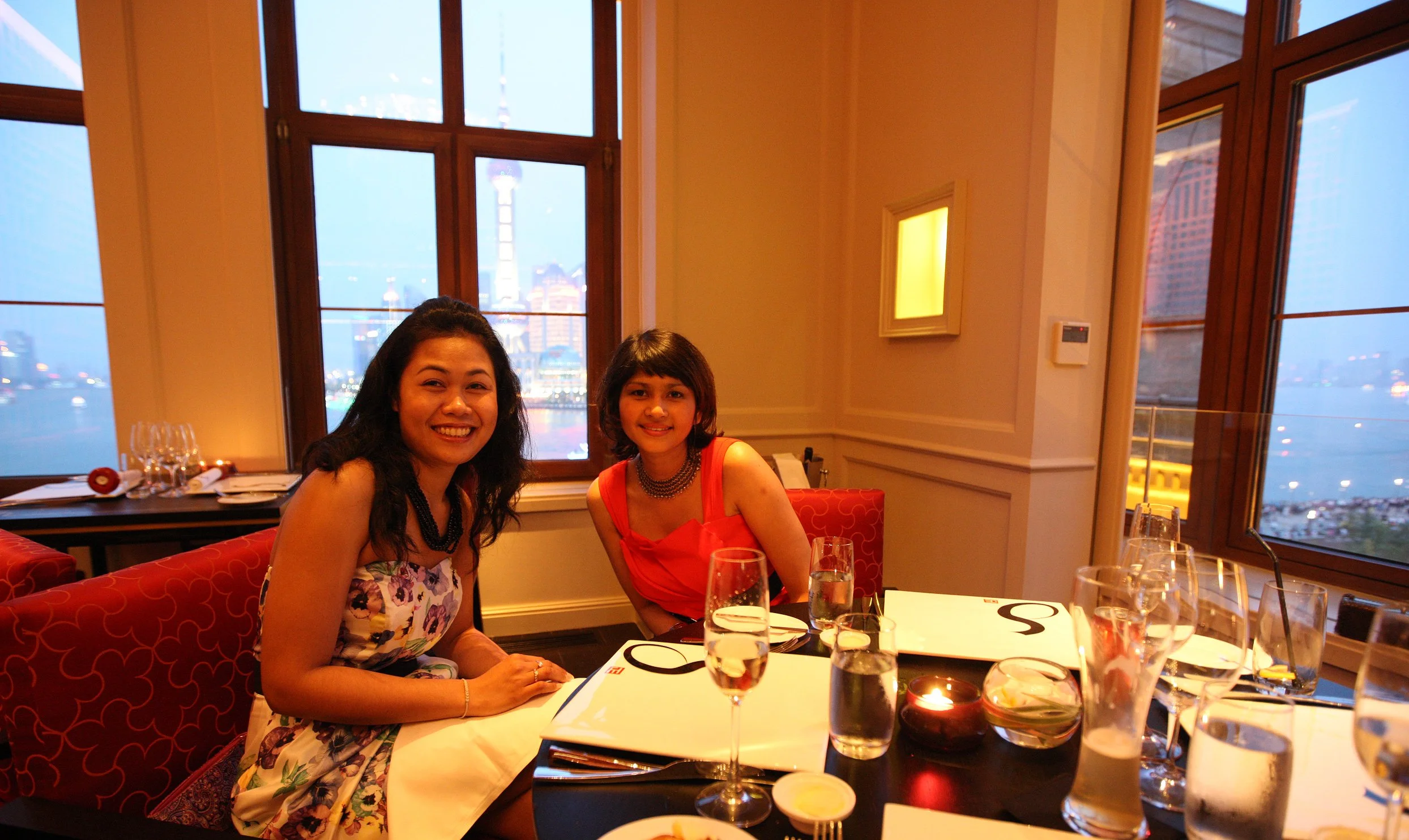 2011-4-29 NIGHT AT SHOOK AT 19 BUND SHANGHAI (123).JPG