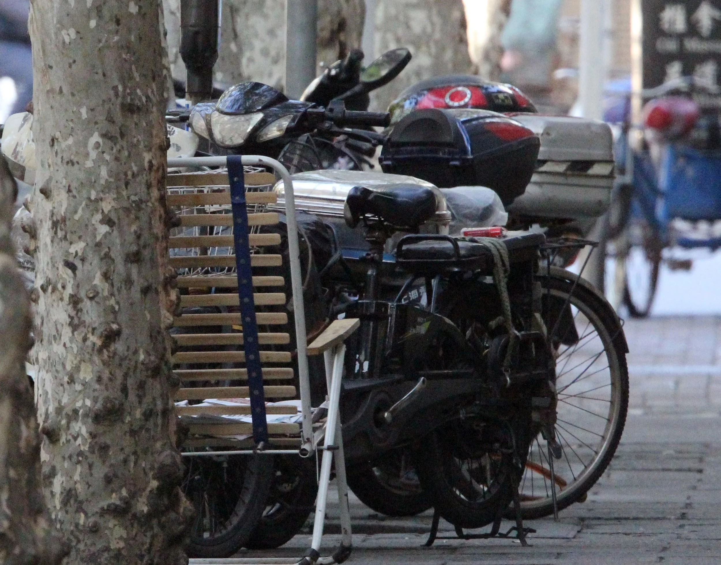 2012-11-3  SHANGHAI HUAIHAI LU ON A SUNDAY AFTERNOON (24).JPG