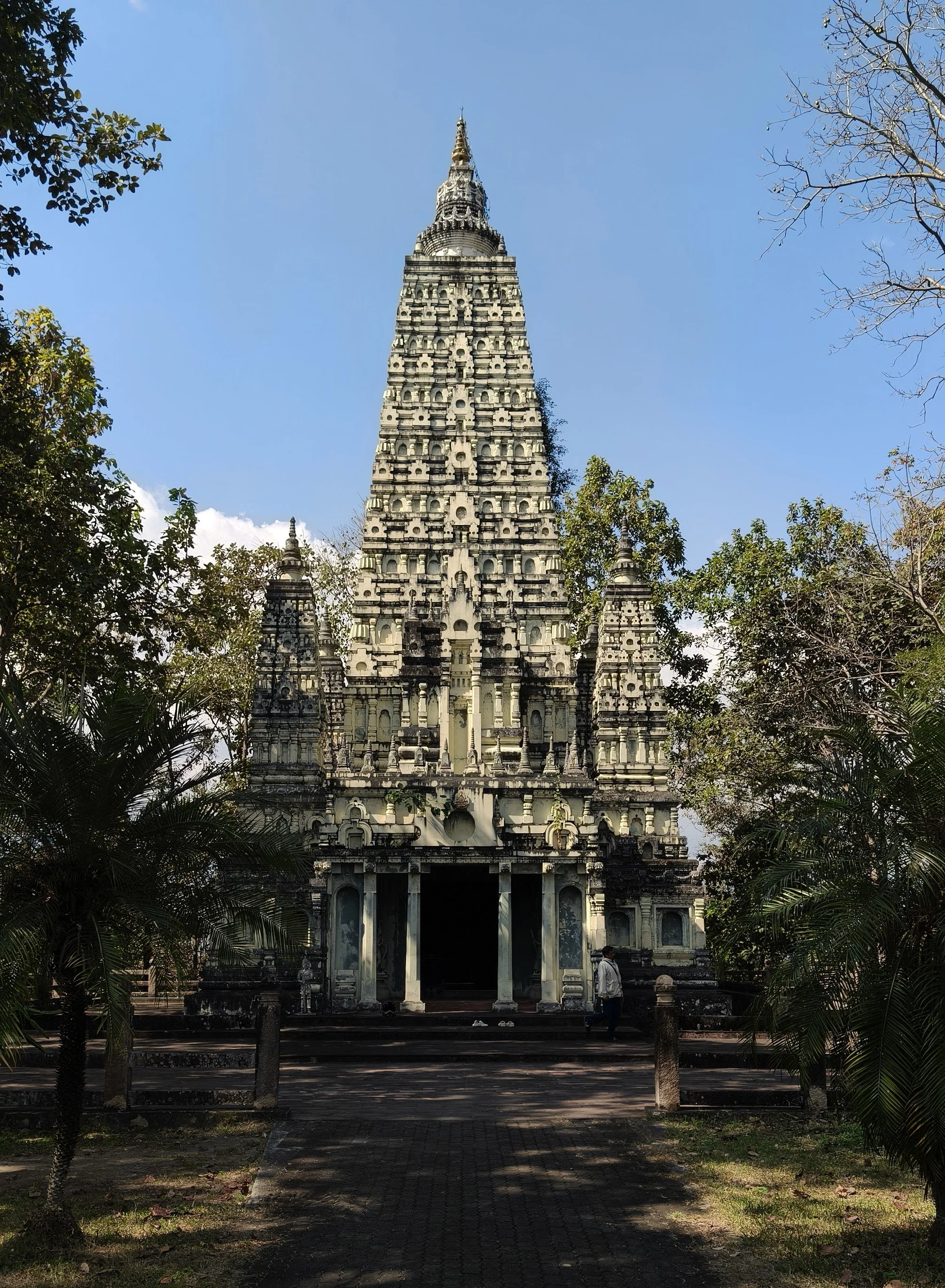 Phra Chedi Phutthakhaya Phayao Province (3).jpg