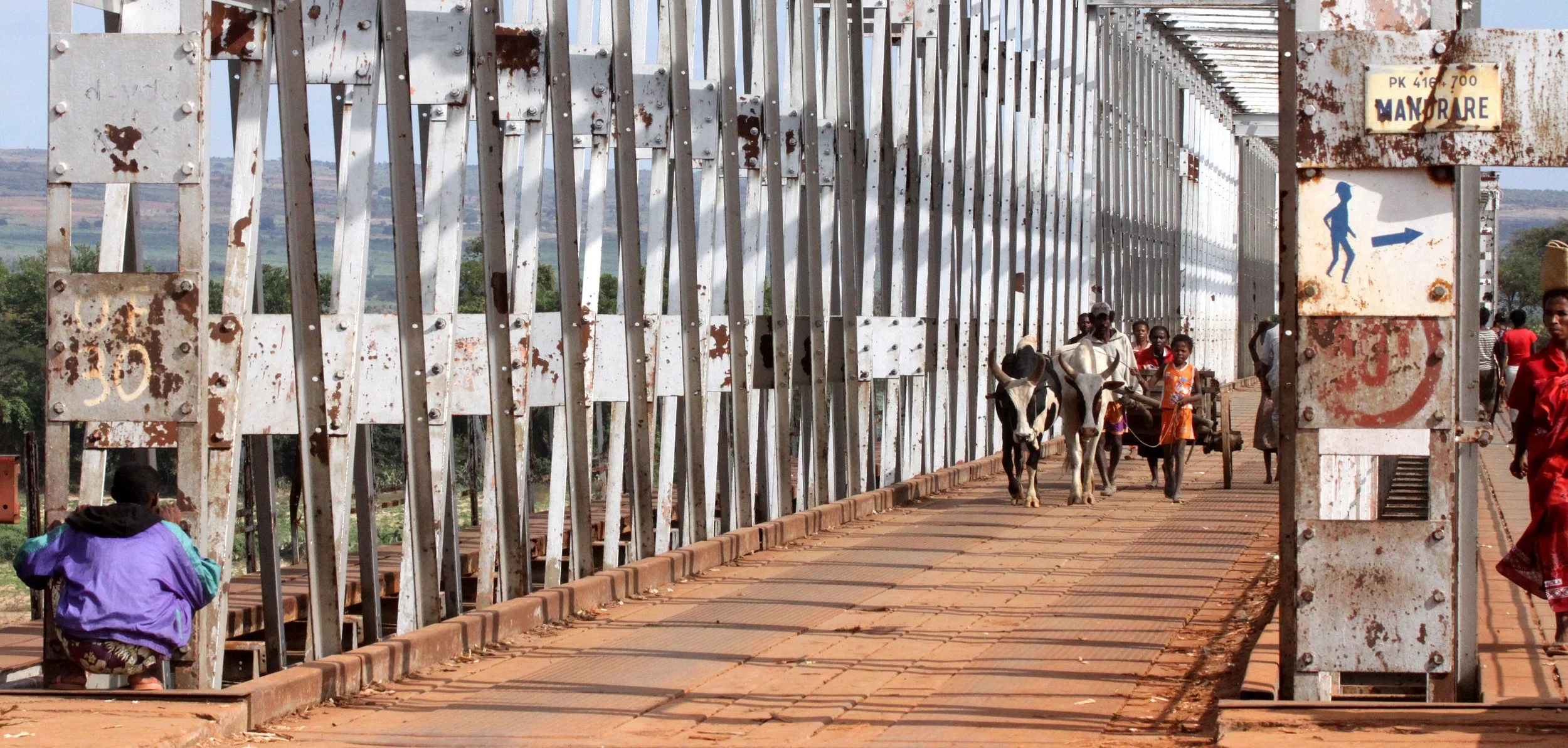 ANTANDROY VILLAGE - NEAR BERENTY.JPG