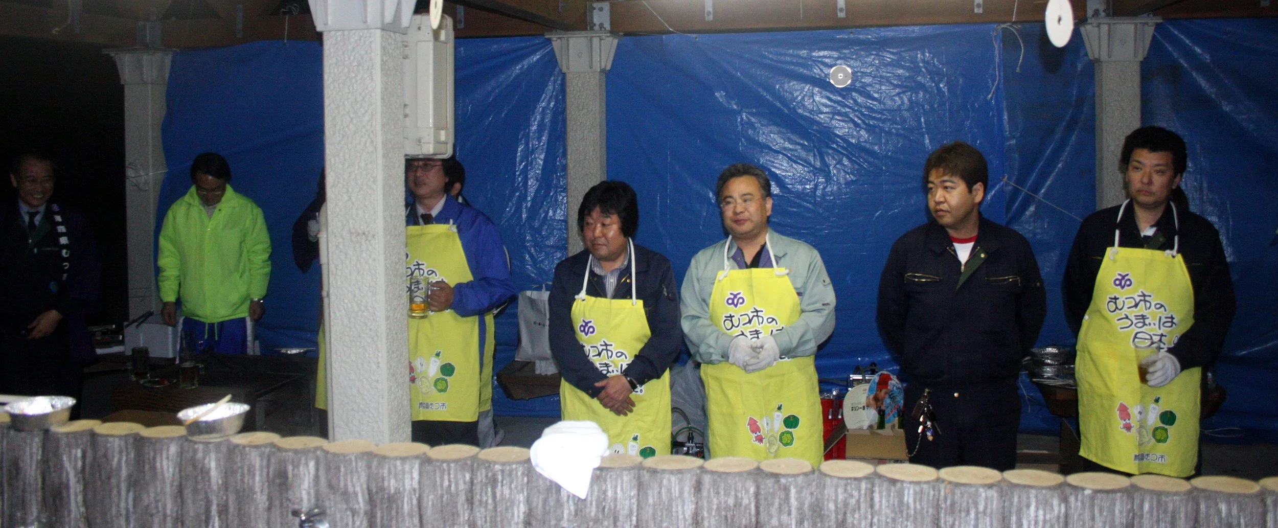 MUTSU - BBQ WITH MAYOR - MAY 2009 (4).JPG