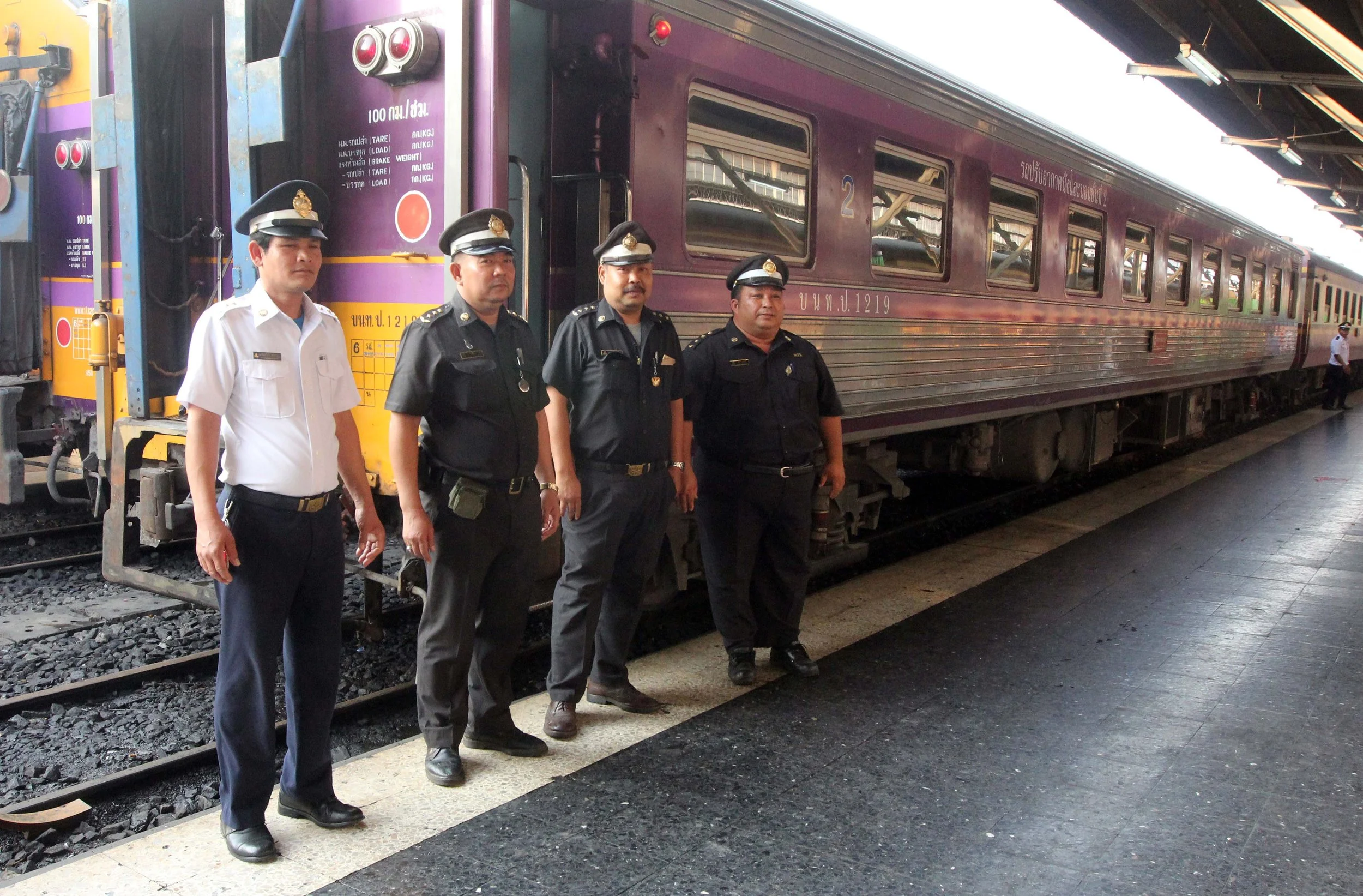 2014 ISB Trip to Hua Lamphong Railway Station Bangkok (9).JPG
