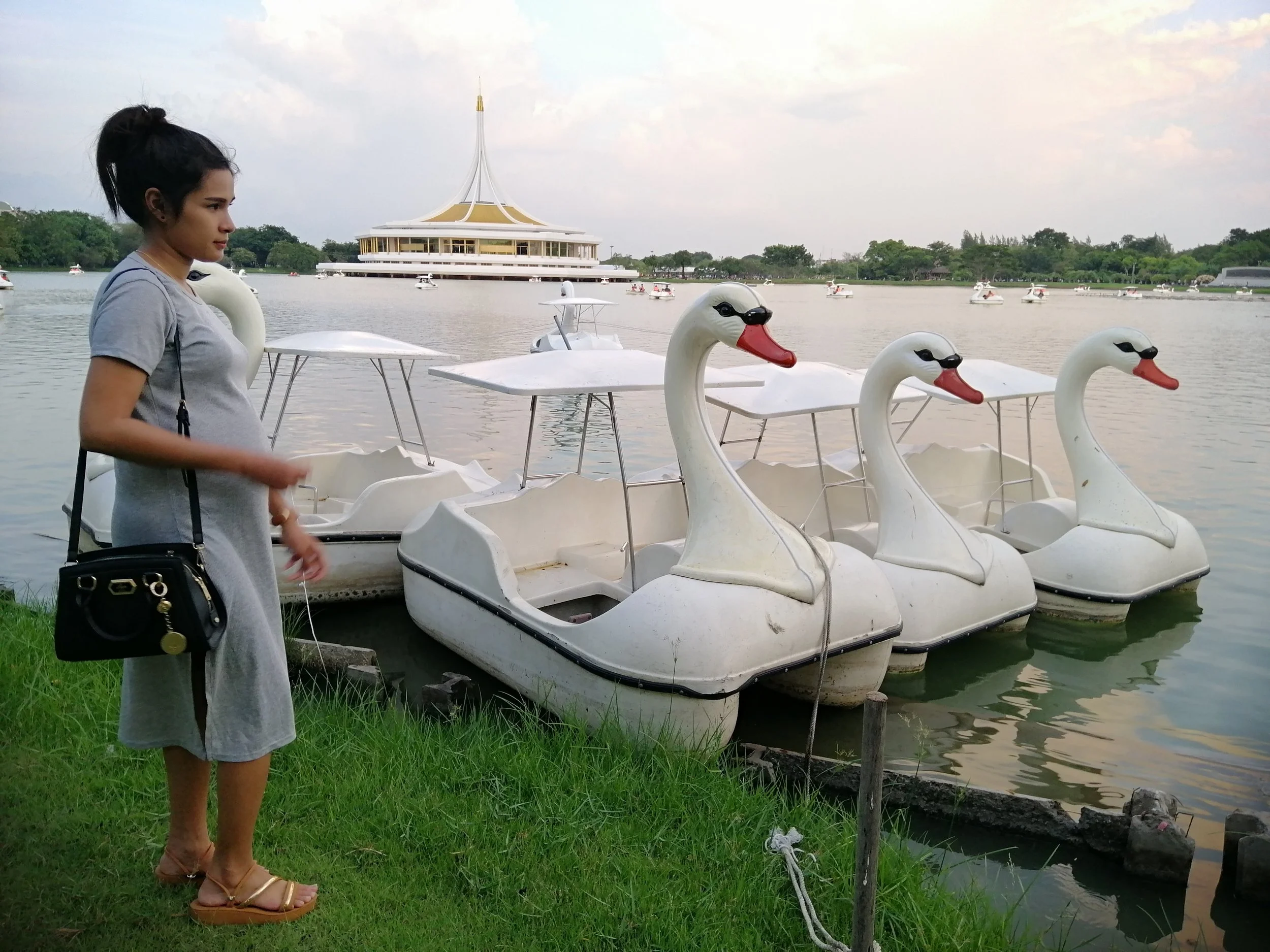 2019 Rod Fai Park & Rama 9 Park Bangkok with Gift (20).jpg