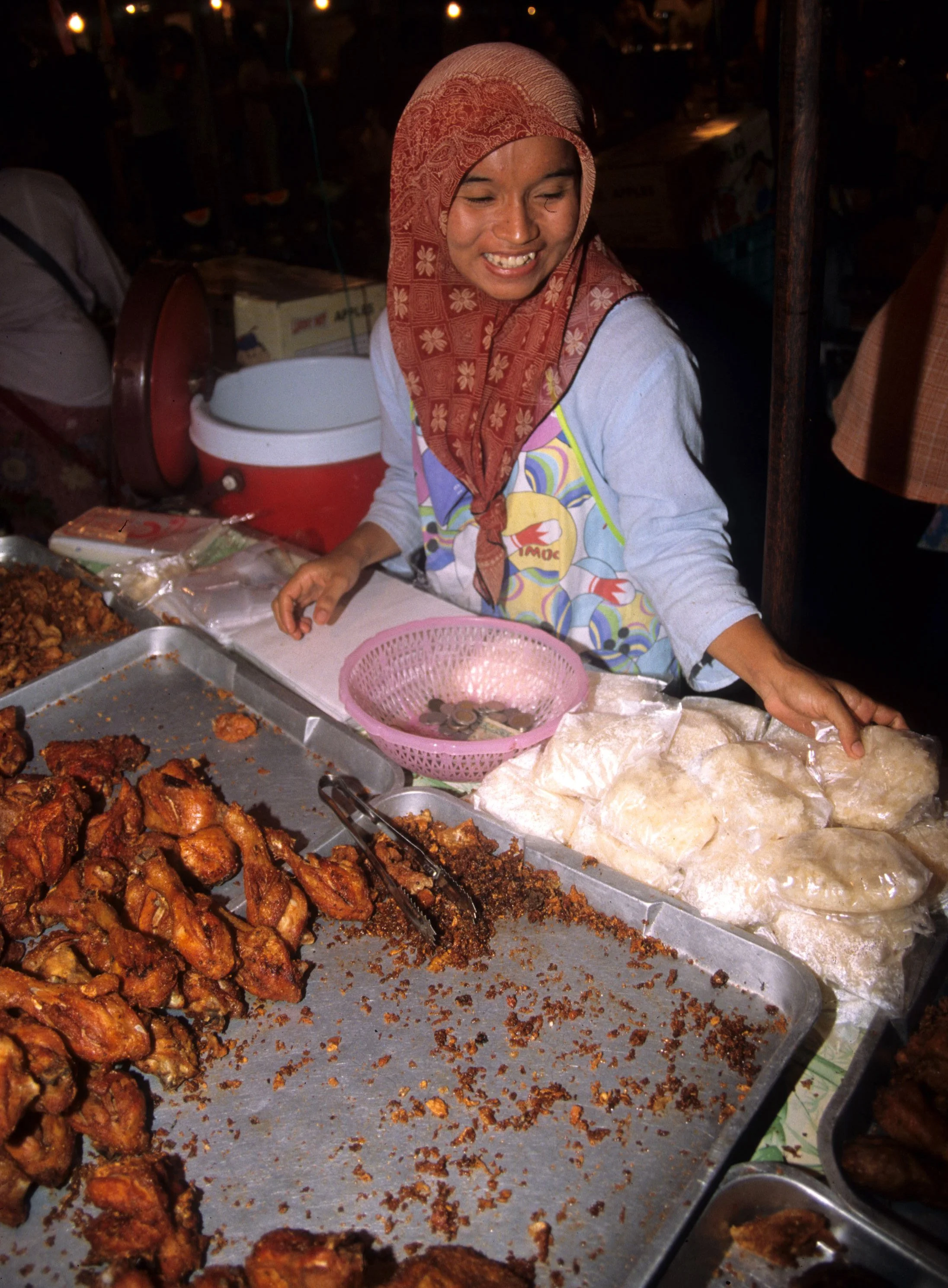 2004 Nakhonsithammarat Markets, Monks and Baby Cokie (42).jpg