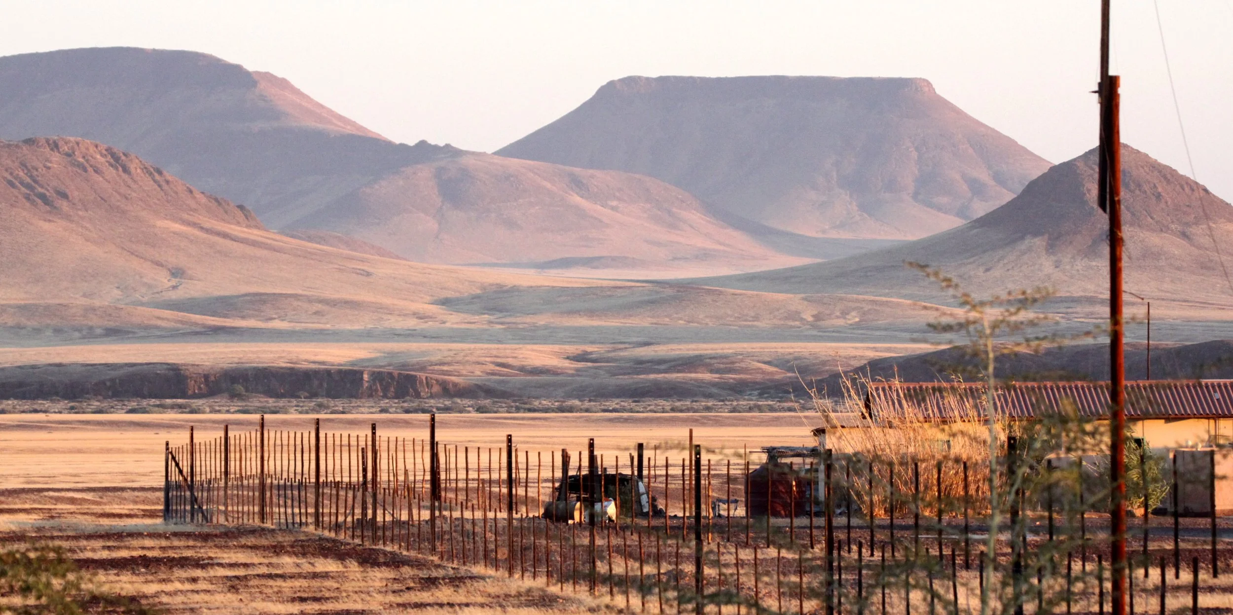 NAMIBIA - SKELETON COAST - NATIONAL PARK ENTRANCE.JPG