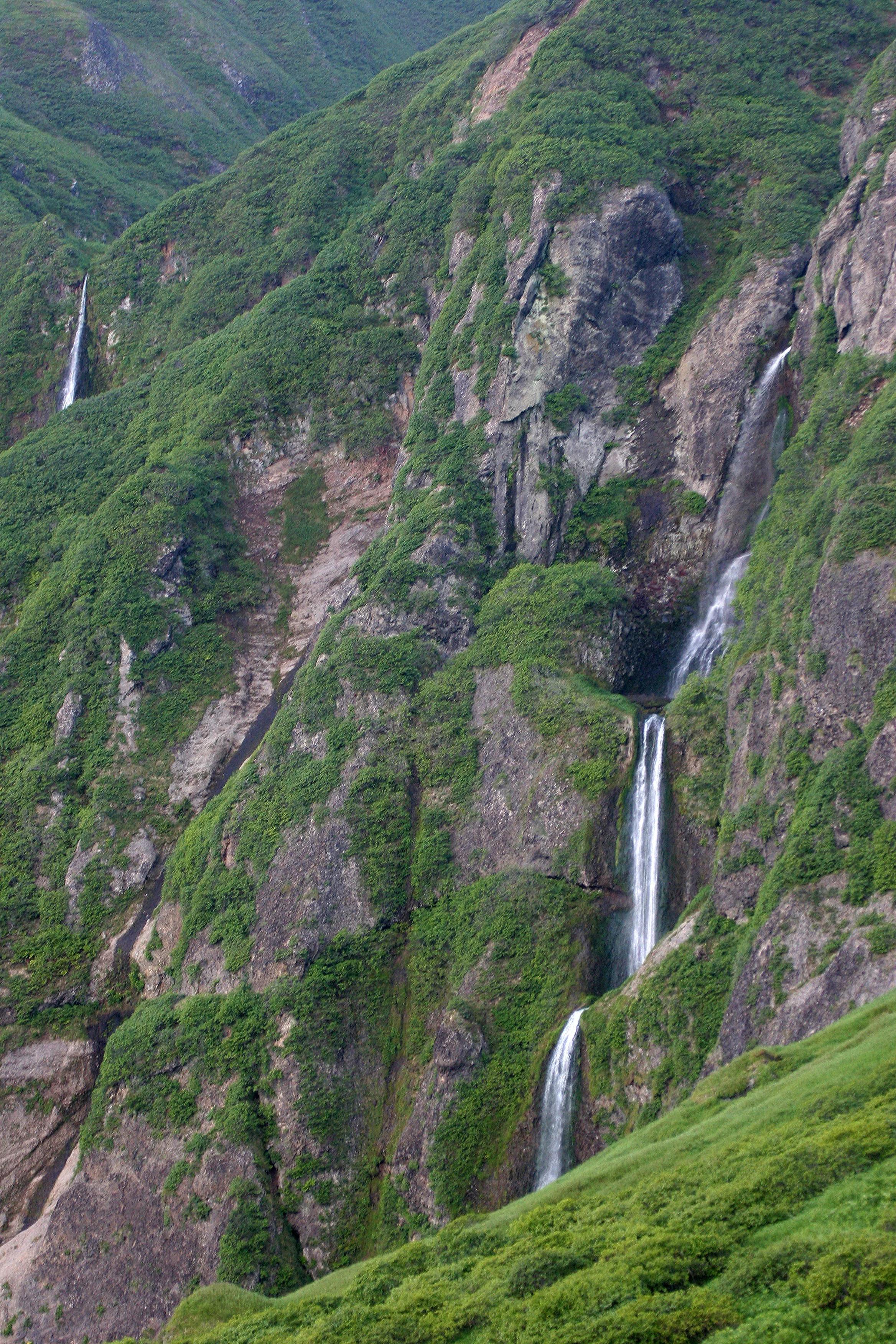 KURIL ISLANDS - VIEW LANDSCAPES AND GEOL - RUSSIA (3).jpg