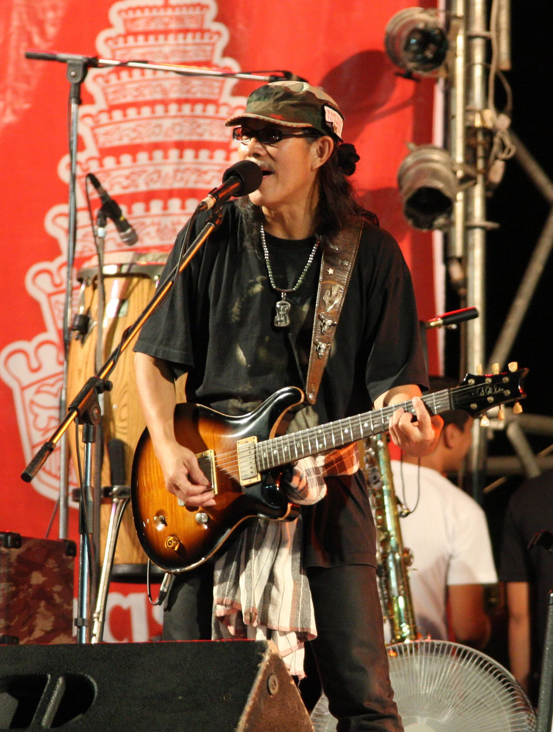 2010-7-18 CARRABAO CONCERT IN NAKHONSITHAMMARAT (49).JPG