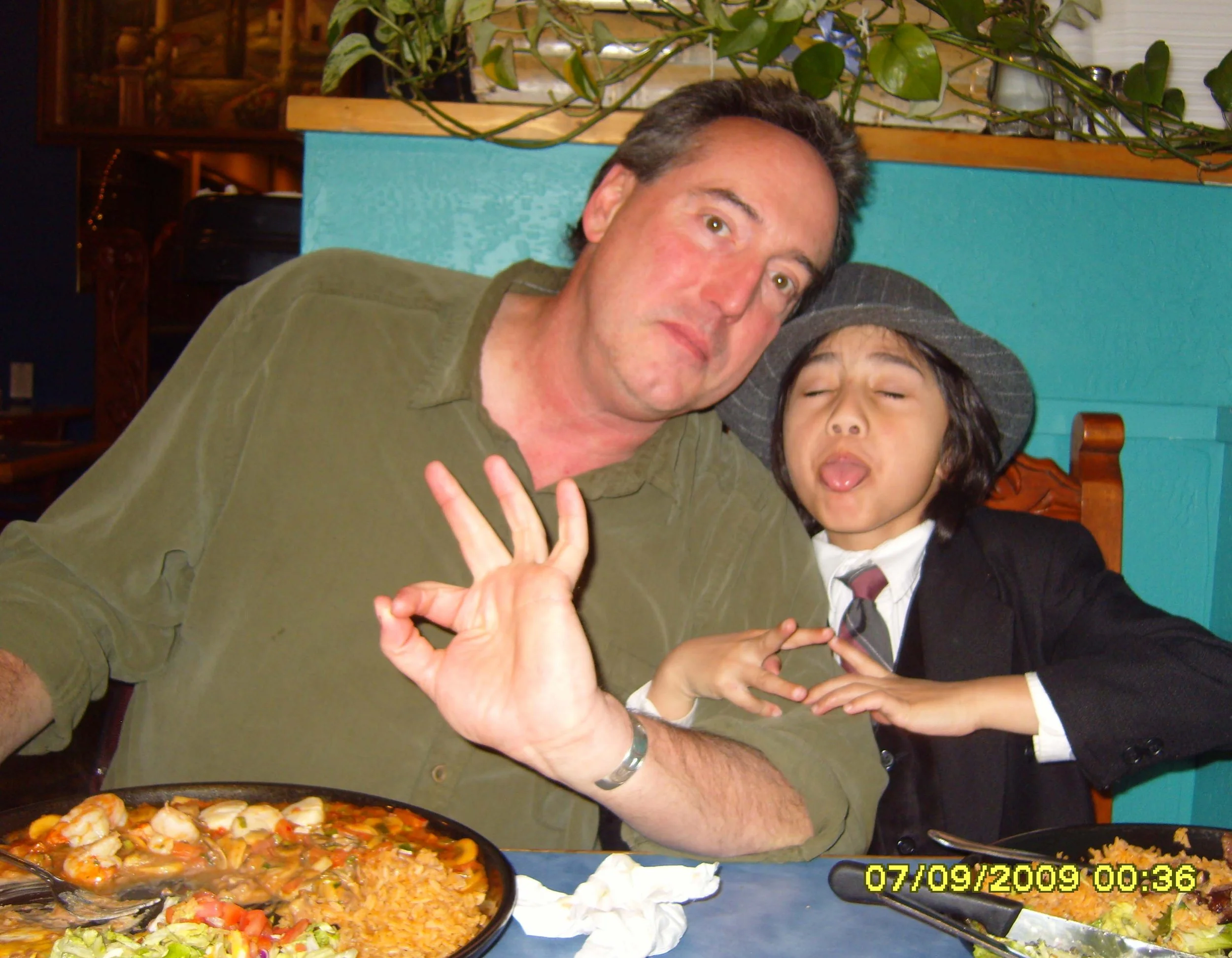 2009-12-20 - BEING GOOFY (6).JPG