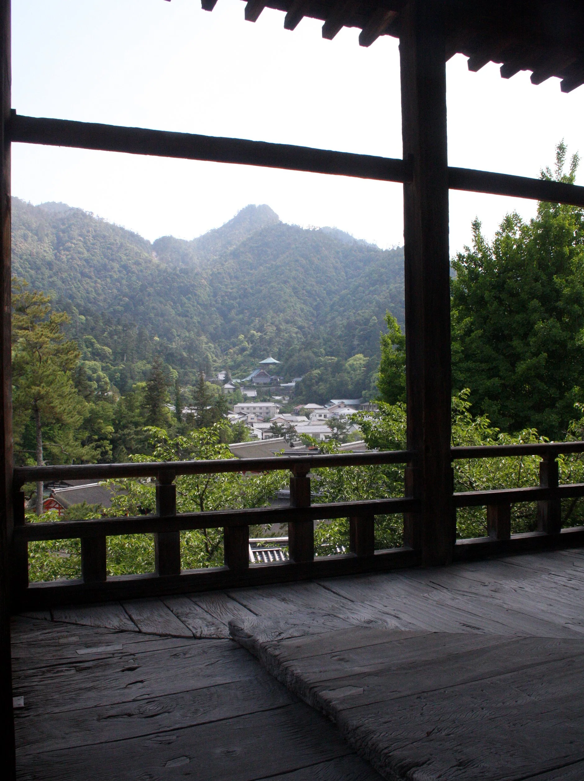 MIYAJIMA - MAY 2009 - SCENES AND LANDSCAPES (76).JPG