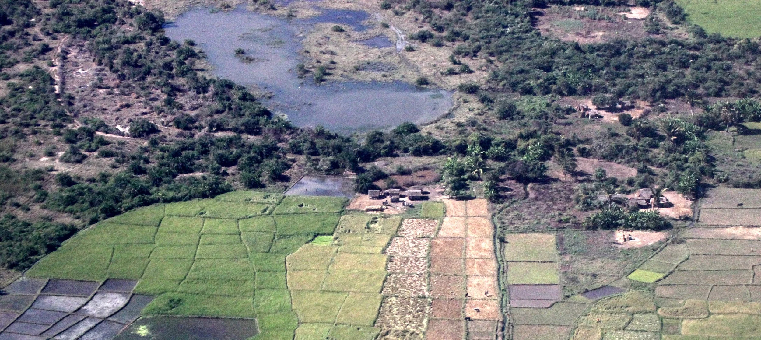 MORONDAVA MADAGASCAR - REGION FROM THE AIR (4).JPG