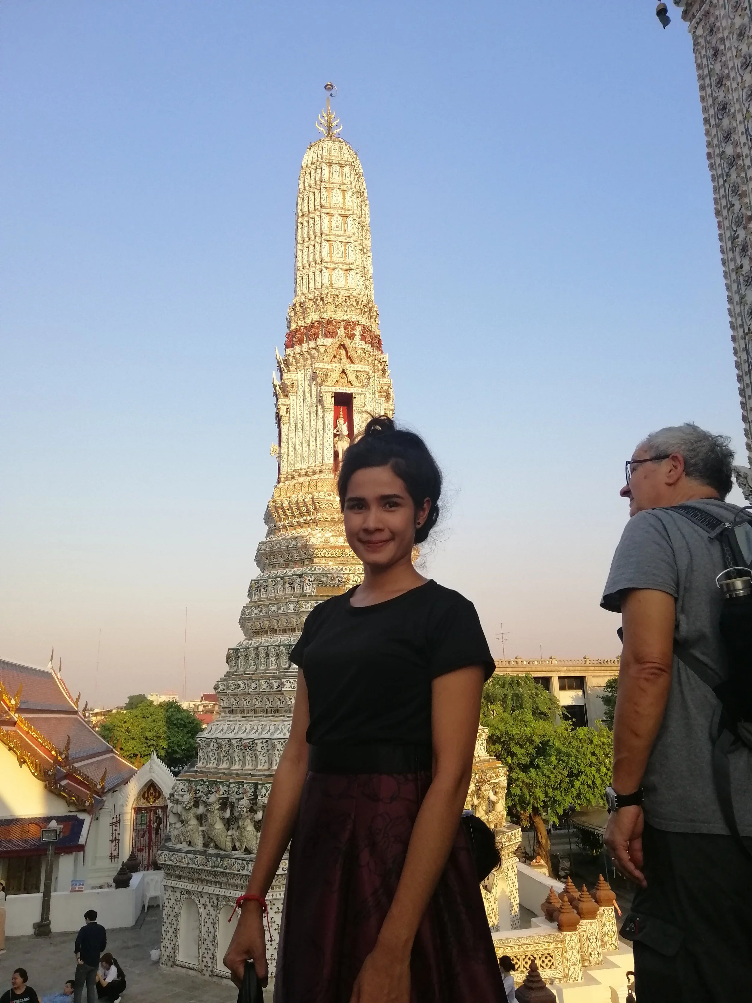 2018 Pics with Gift in Thailand (216).jpg