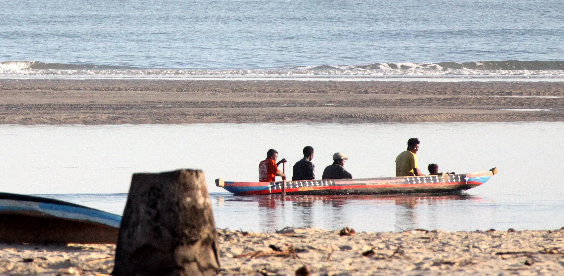 MORONDAVA - BEACH SCENES - MADAGASCAR (9).JPG