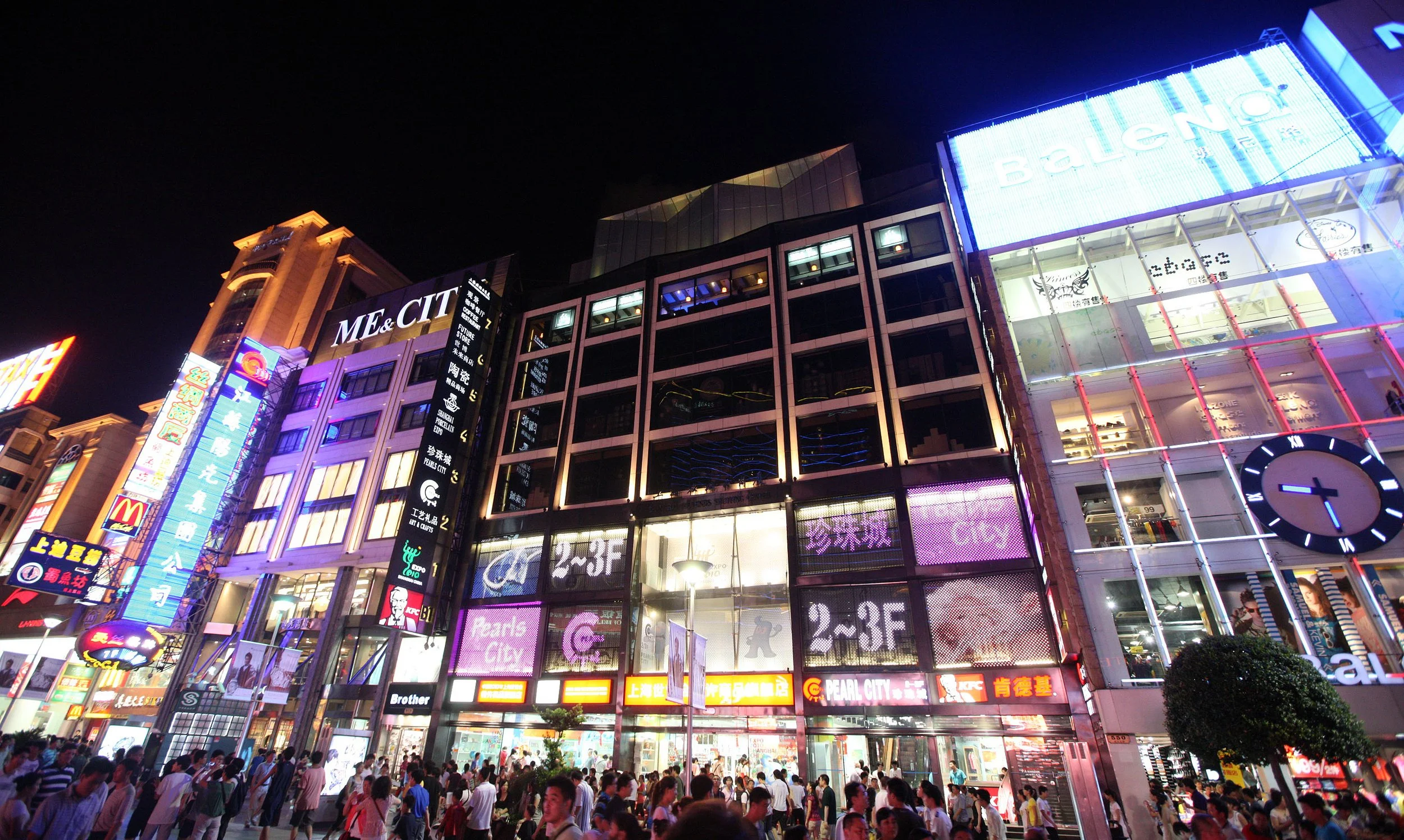 SHANGHAI NIGHT OUT - NANJING ROAD IN AUGUST (16).JPG