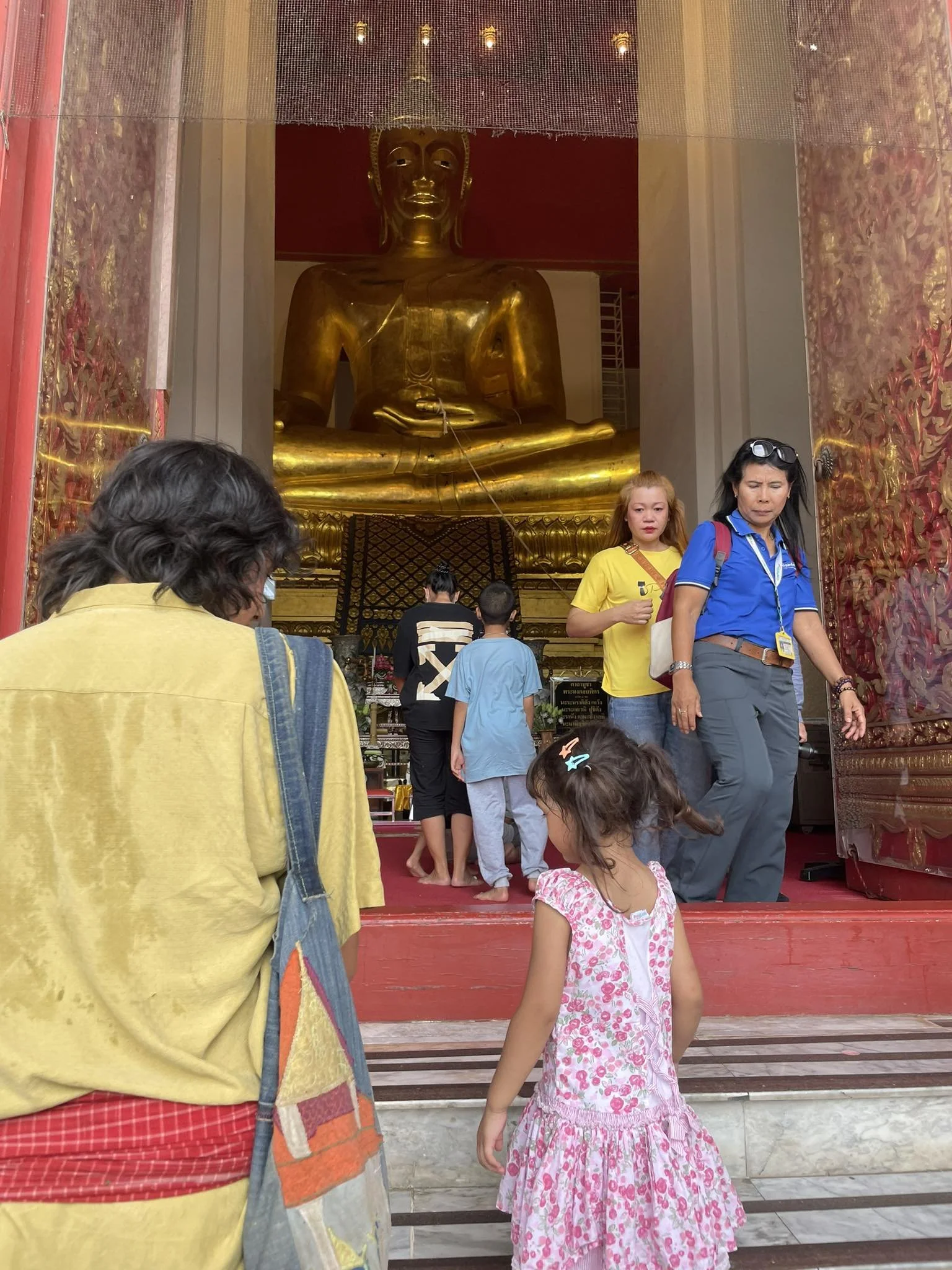 2022 Ayutthaya with Cokie. Liana & Lalita & Gift (25).jpg