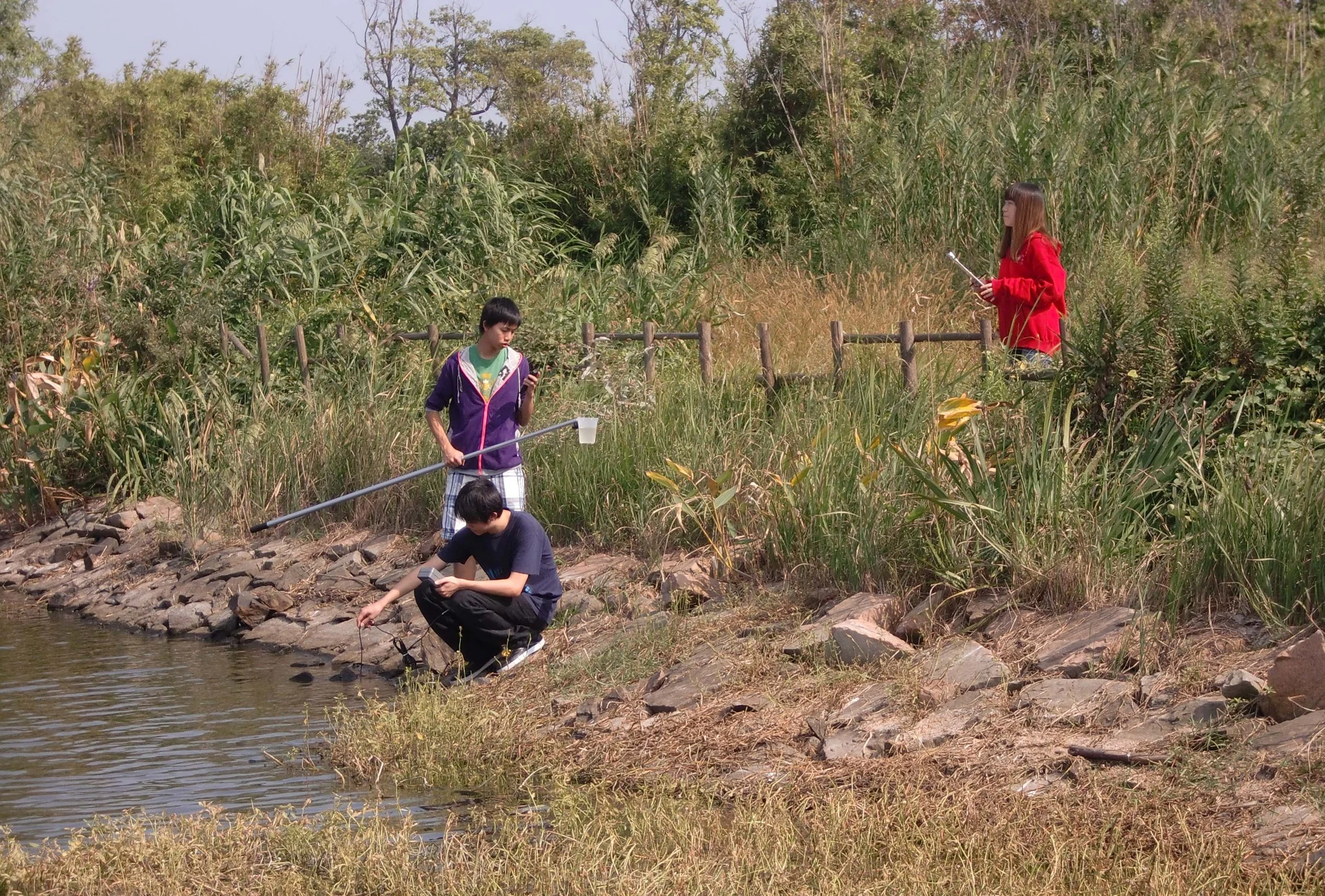 SOIL LAB - SAS APES CLASS FALL 2011 (16).JPG