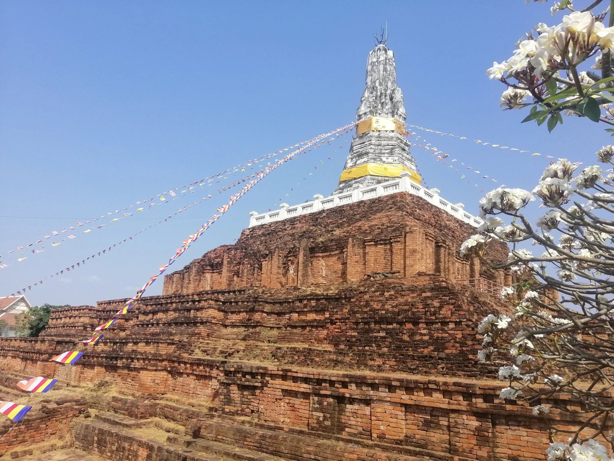 2019 Nakhon Pathom Trip Temples with Cokie (45).jpg
