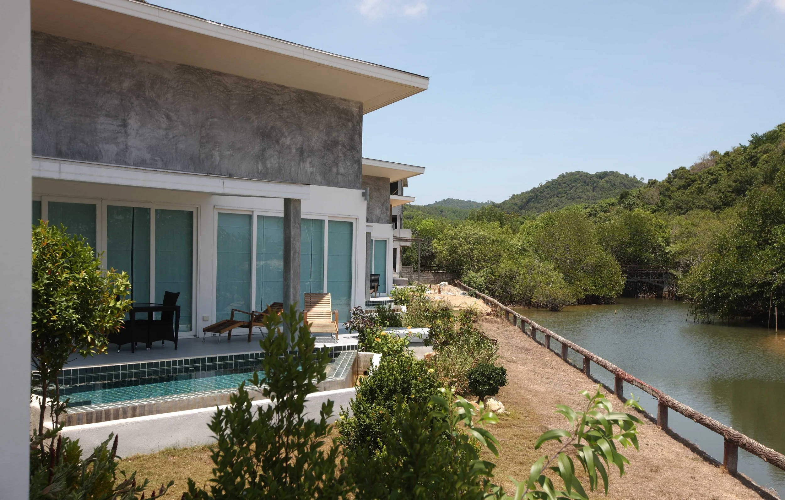 2015 Koh Lanta Songkran with friends from ISB (174).JPG