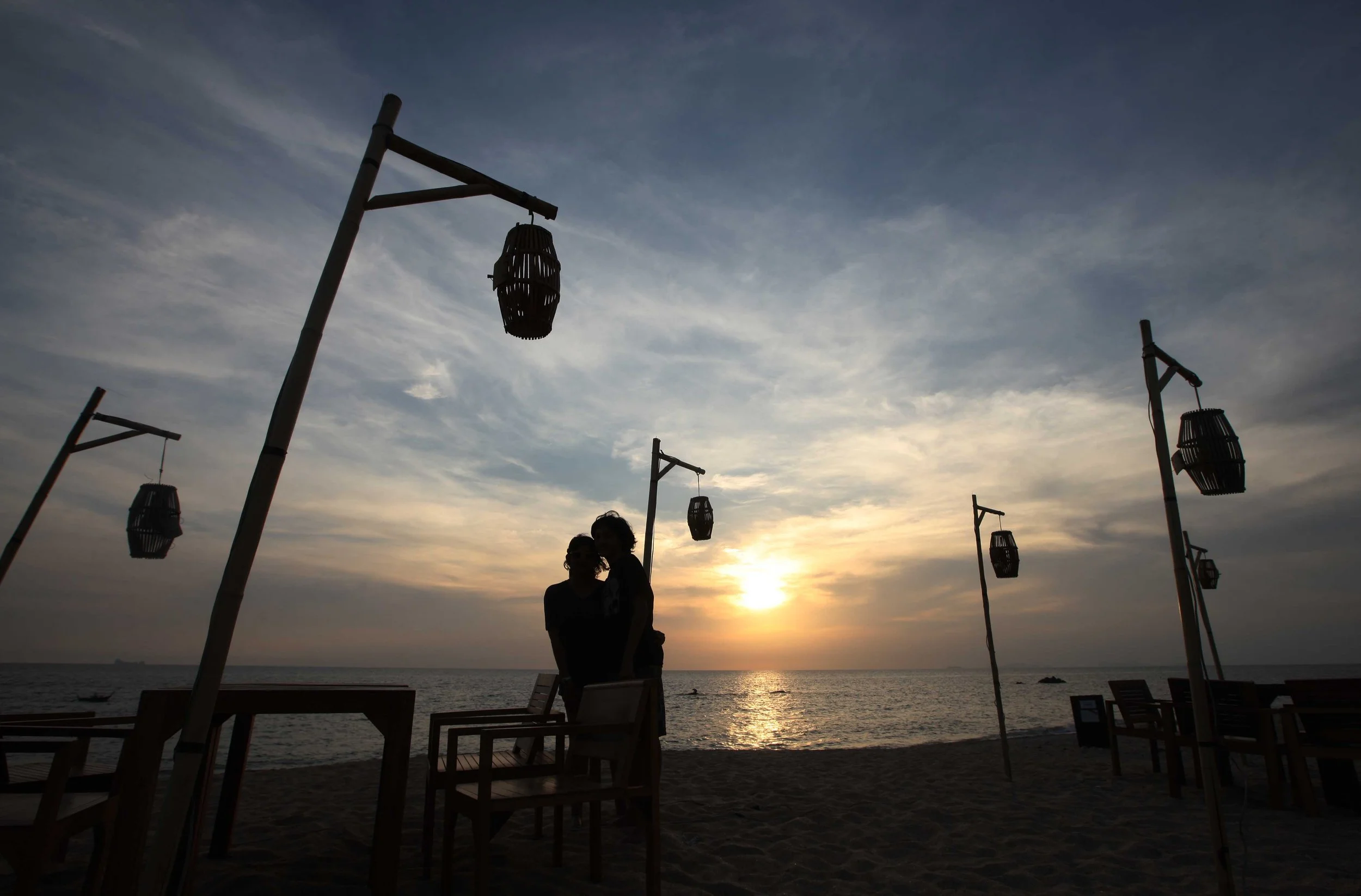 2015 Koh Lanta Songkran with friends from ISB (7).JPG