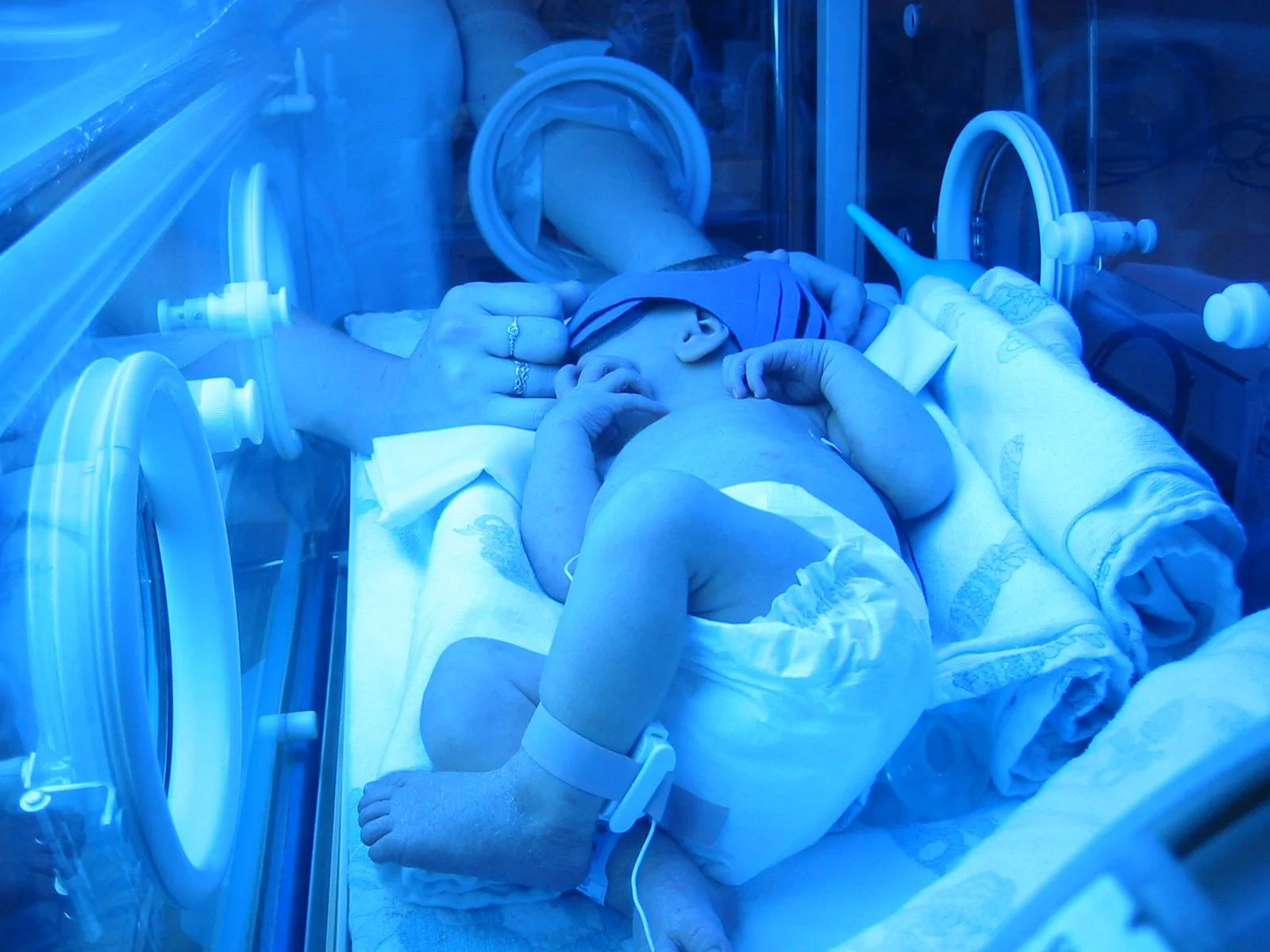 2003-3-19 ETHANS BIRTH (6).JPG