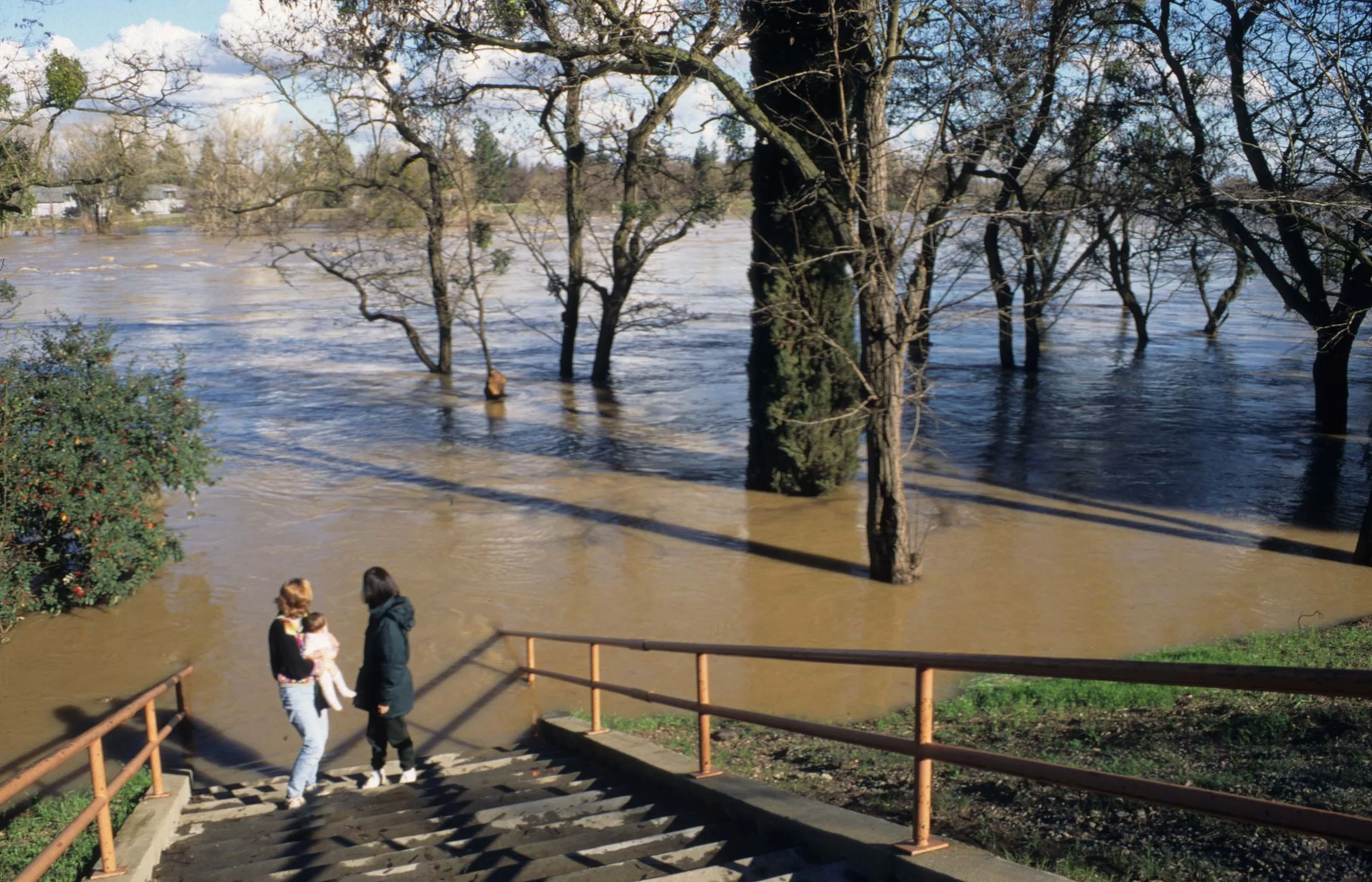 CALIFORNIA - SACRAMENTO FLOODS E.jpg