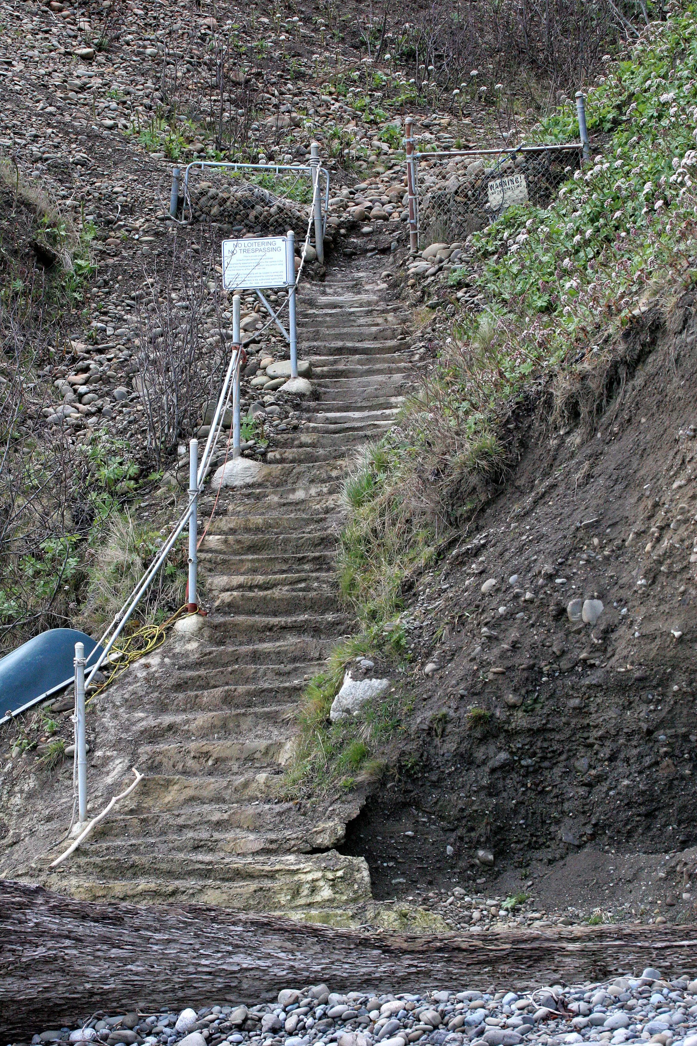 2008-4-20 LAKE FARM BEACH TRAIL.JPG