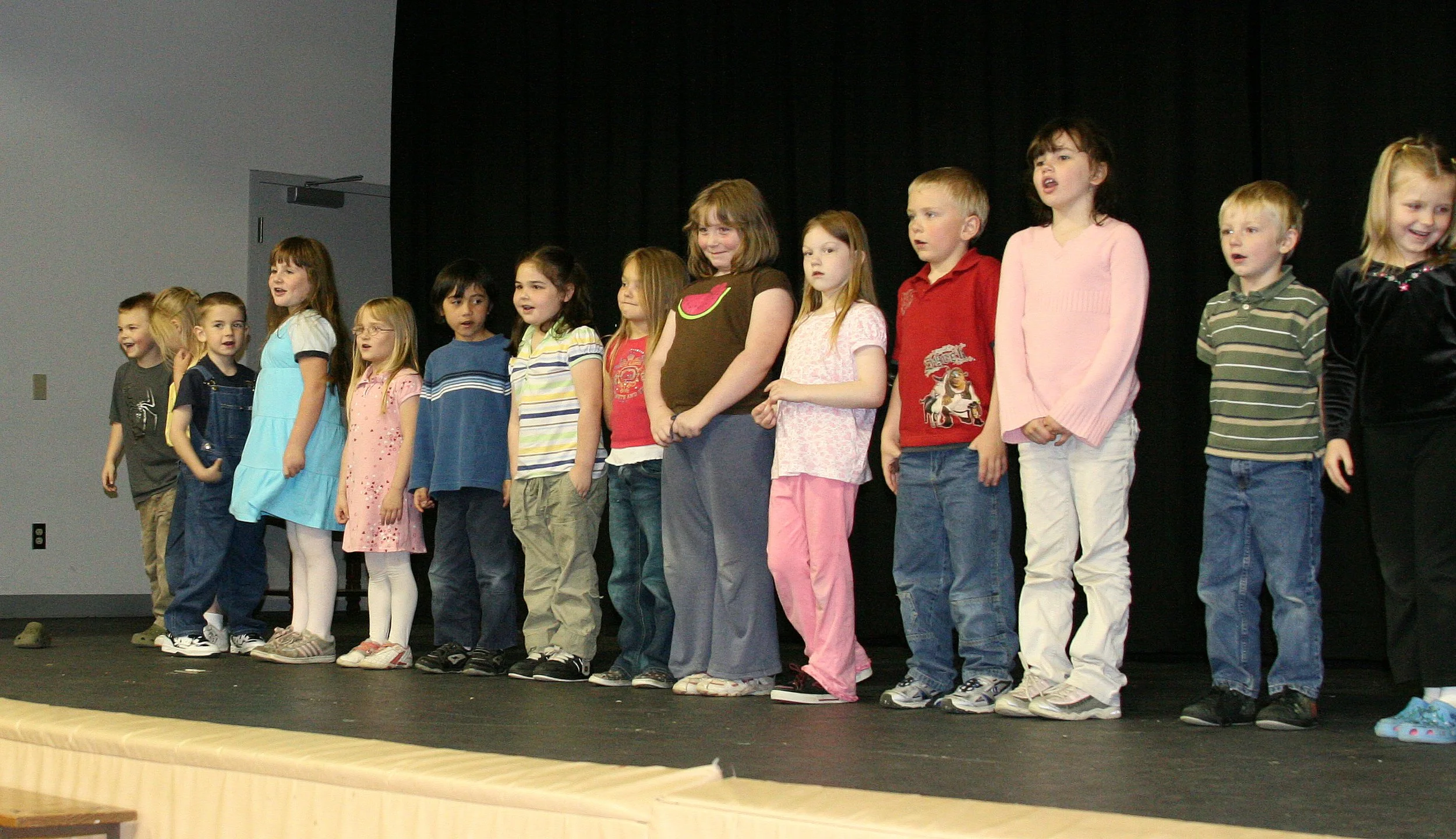 2008-6-12 COKIES KINDERGARTEN GRADUATION (5).JPG