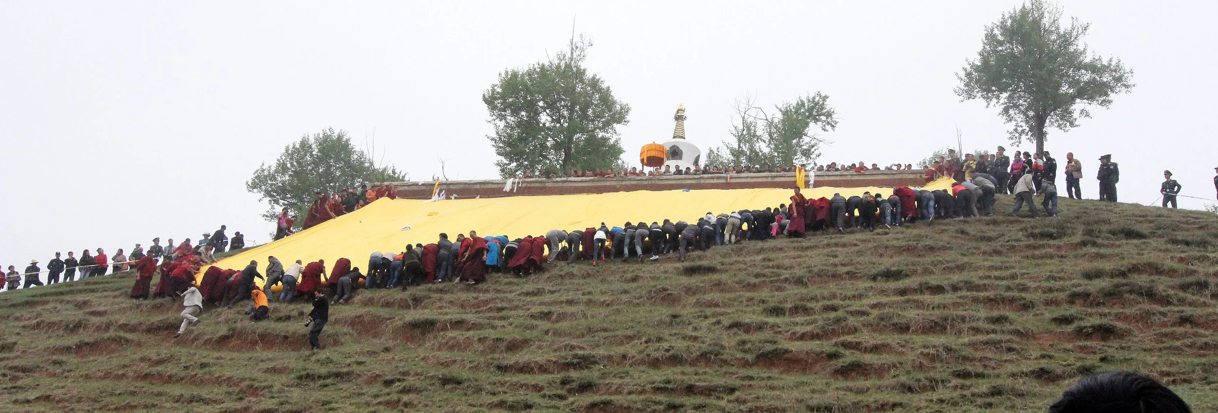KUMBUM MONASTERY - QINGHAI - SUNNING BUDDHA FESTIVAL 2013 (193).JPG