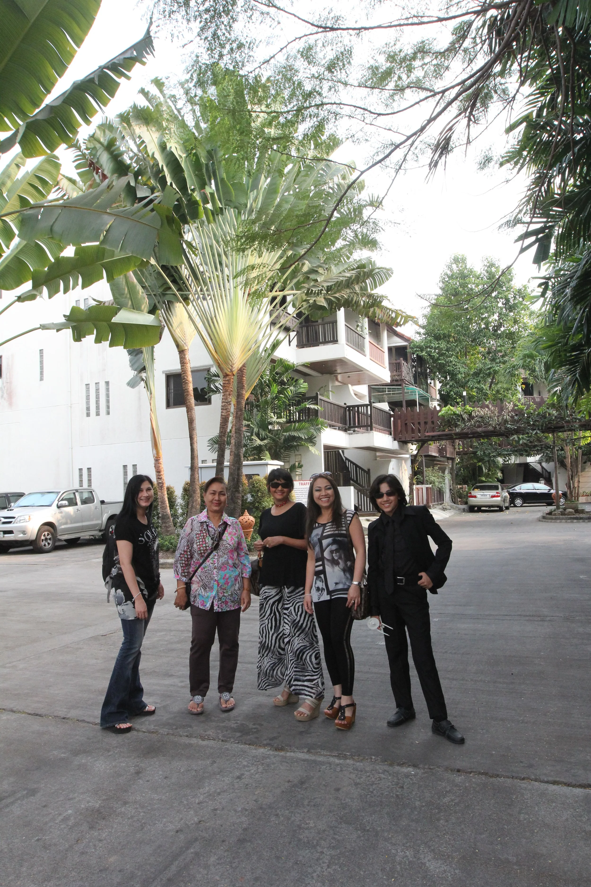 2019 Ann & Noi Visit Bangkok (13).JPG
