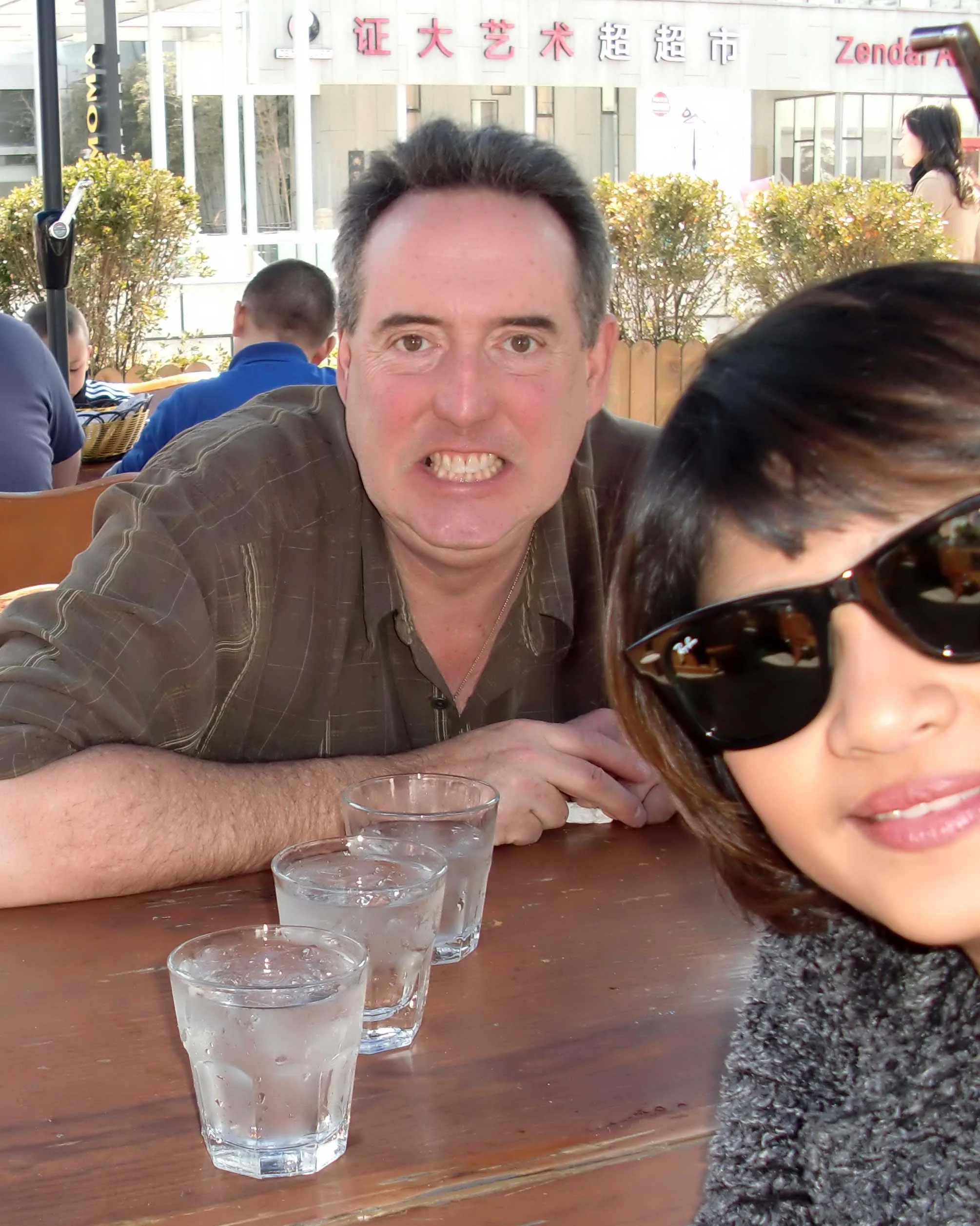 2011-3-12 DAY AT THE THUMB PLAZA (11).JPG