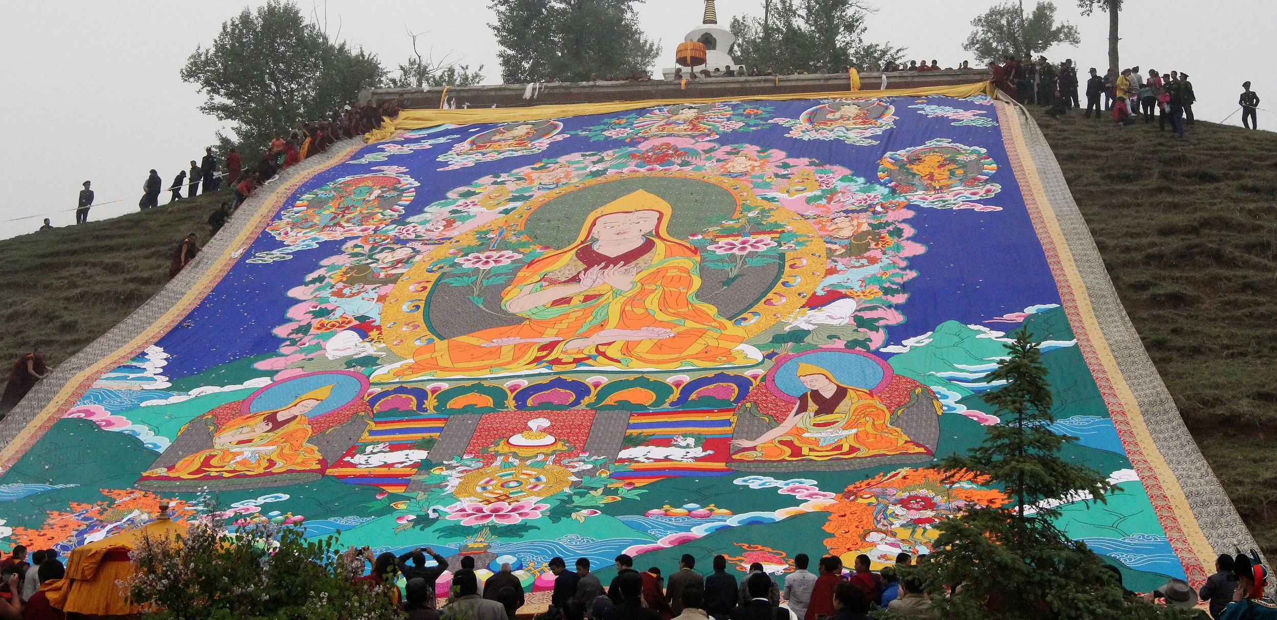 KUMBUM MONASTERY - QINGHAI - SUNNING BUDDHA FESTIVAL 2013 (214).JPG