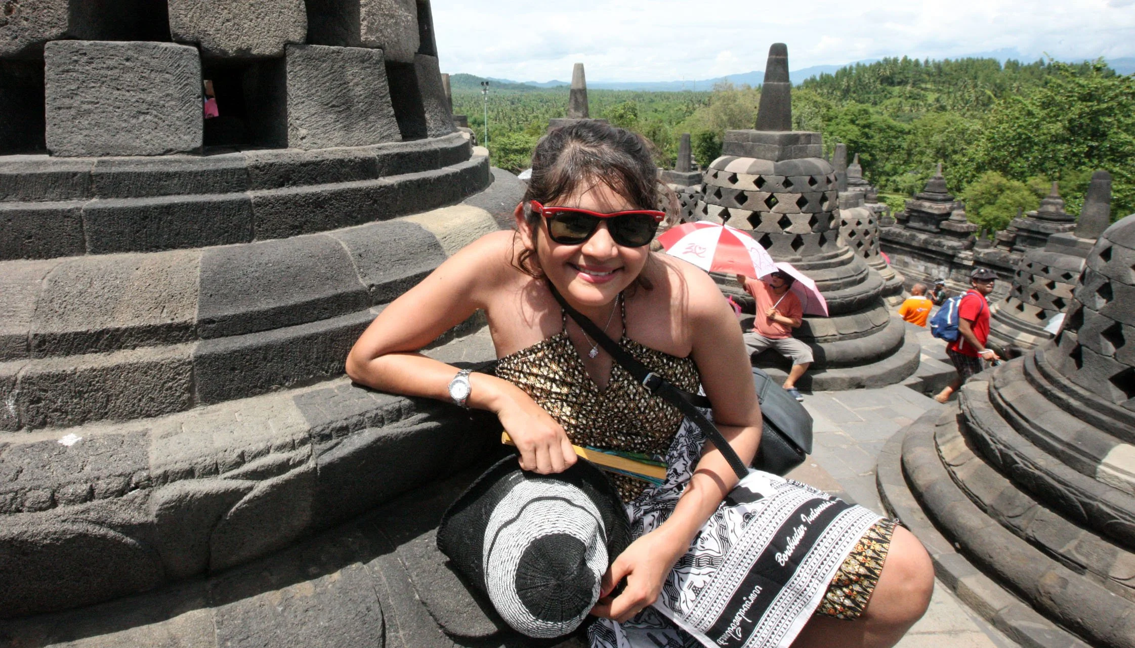 BOROBUDUR RUINS - YOGYAKARTA INDONESIA (90).JPG