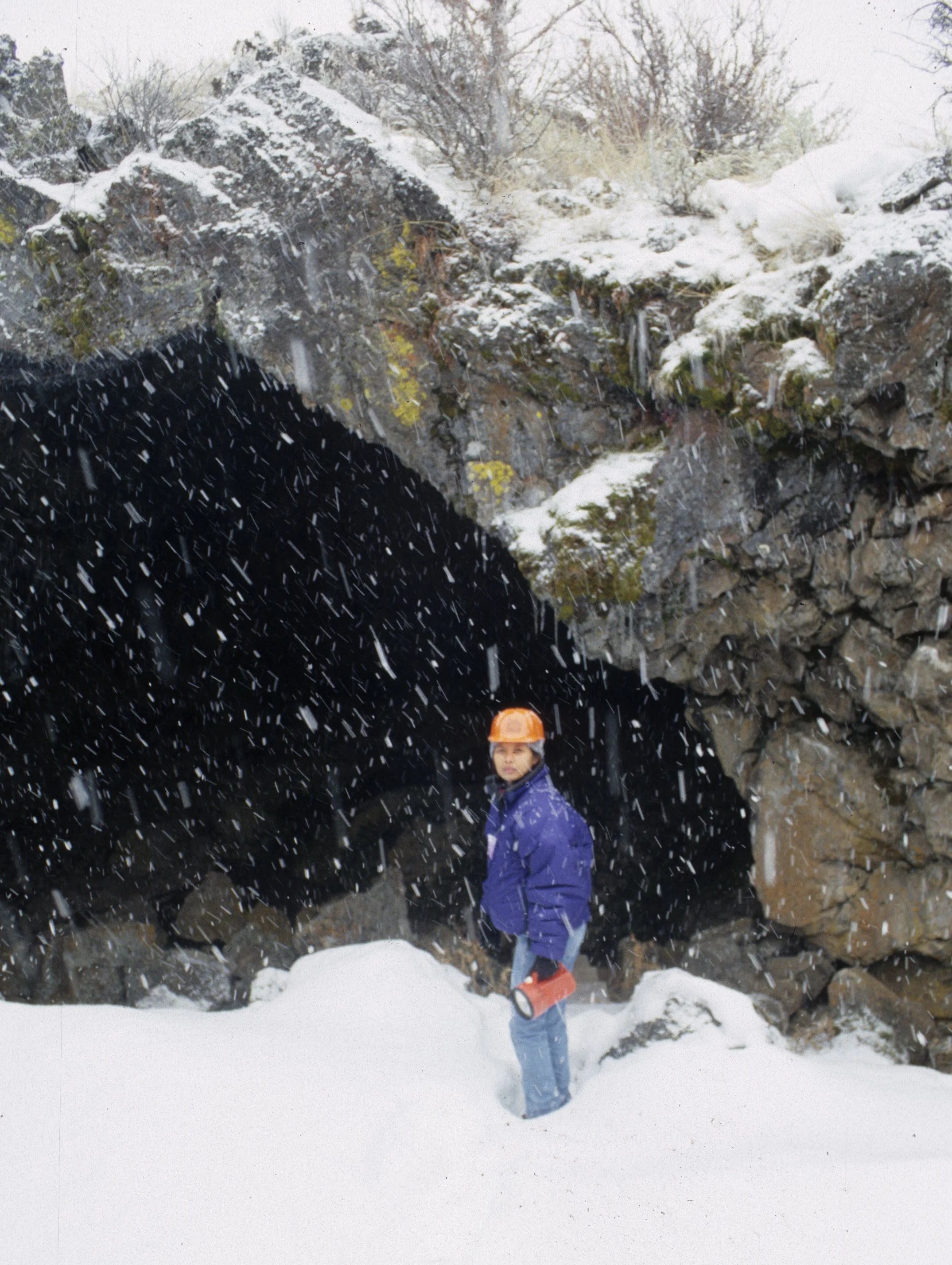 CALIFORNIA - LAVA BEDS NM - LAVA TUBE D.jpg