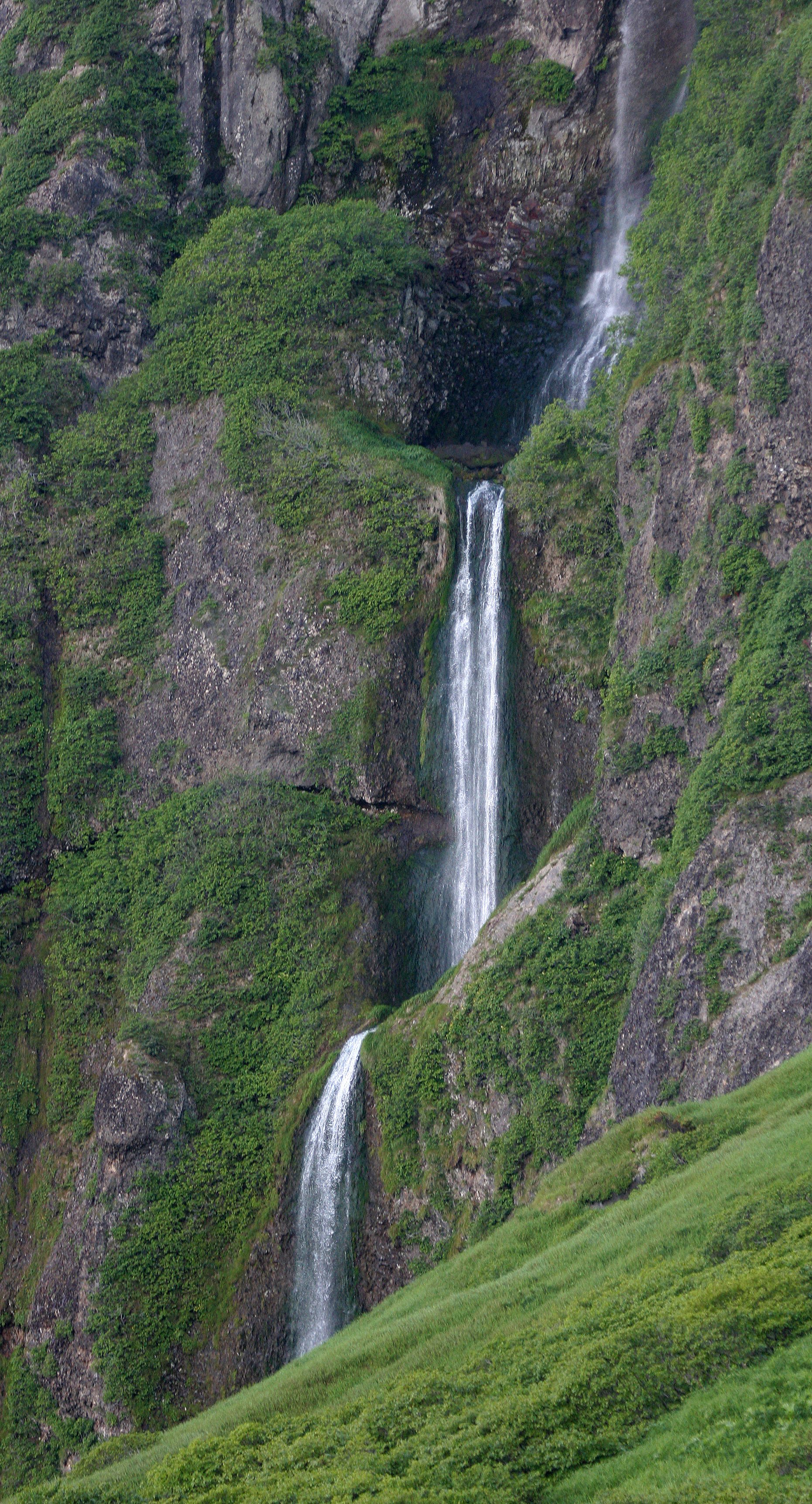 KURIL ISLANDS - VIEW LANDSCAPES AND GEOL - RUSSIA (8).jpg