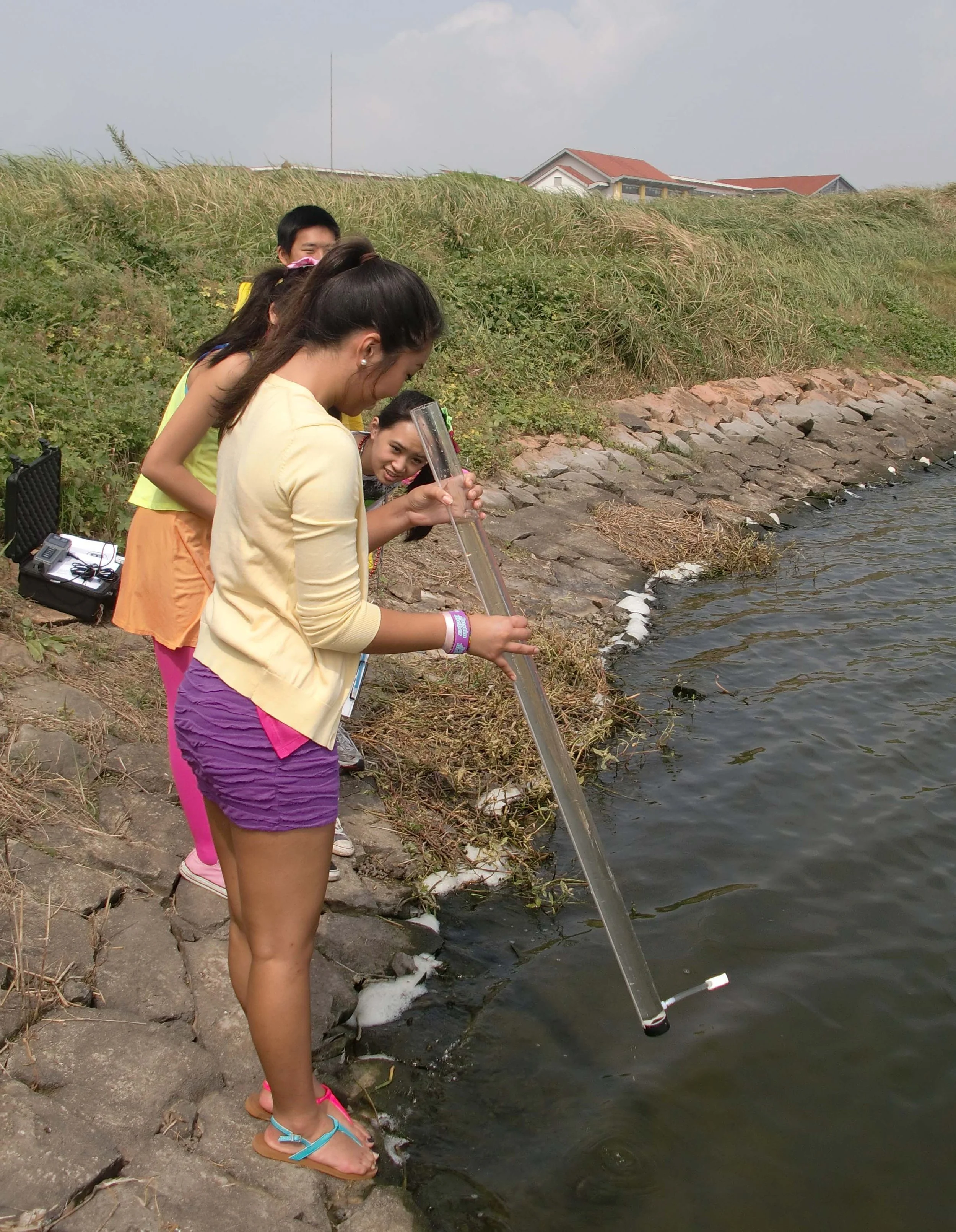 SOIL LAB - SAS APES CLASS FALL 2011 (8).JPG