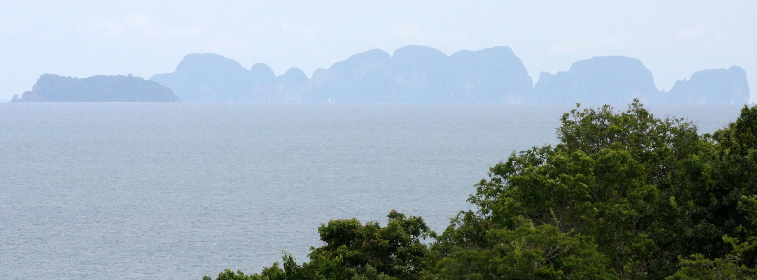 KOH LANTA - 2008 - HANGING ON THE ISLANDS (26).JPG