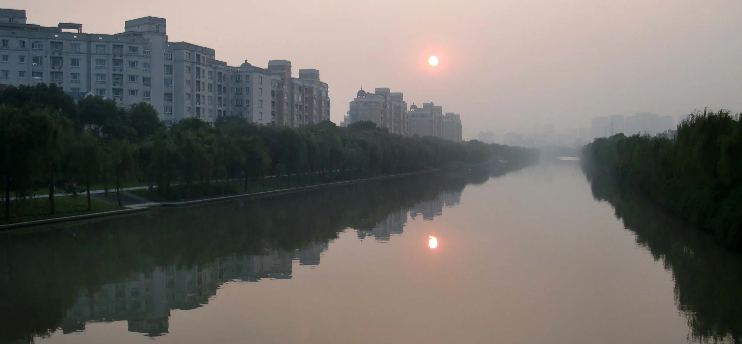 NIGHT OUT IN JINQIAO PUDONG - HARD DAYS NIGHT PUB - OCTOBER NATIONAL HOLIDAYS 2011 (4).JPG