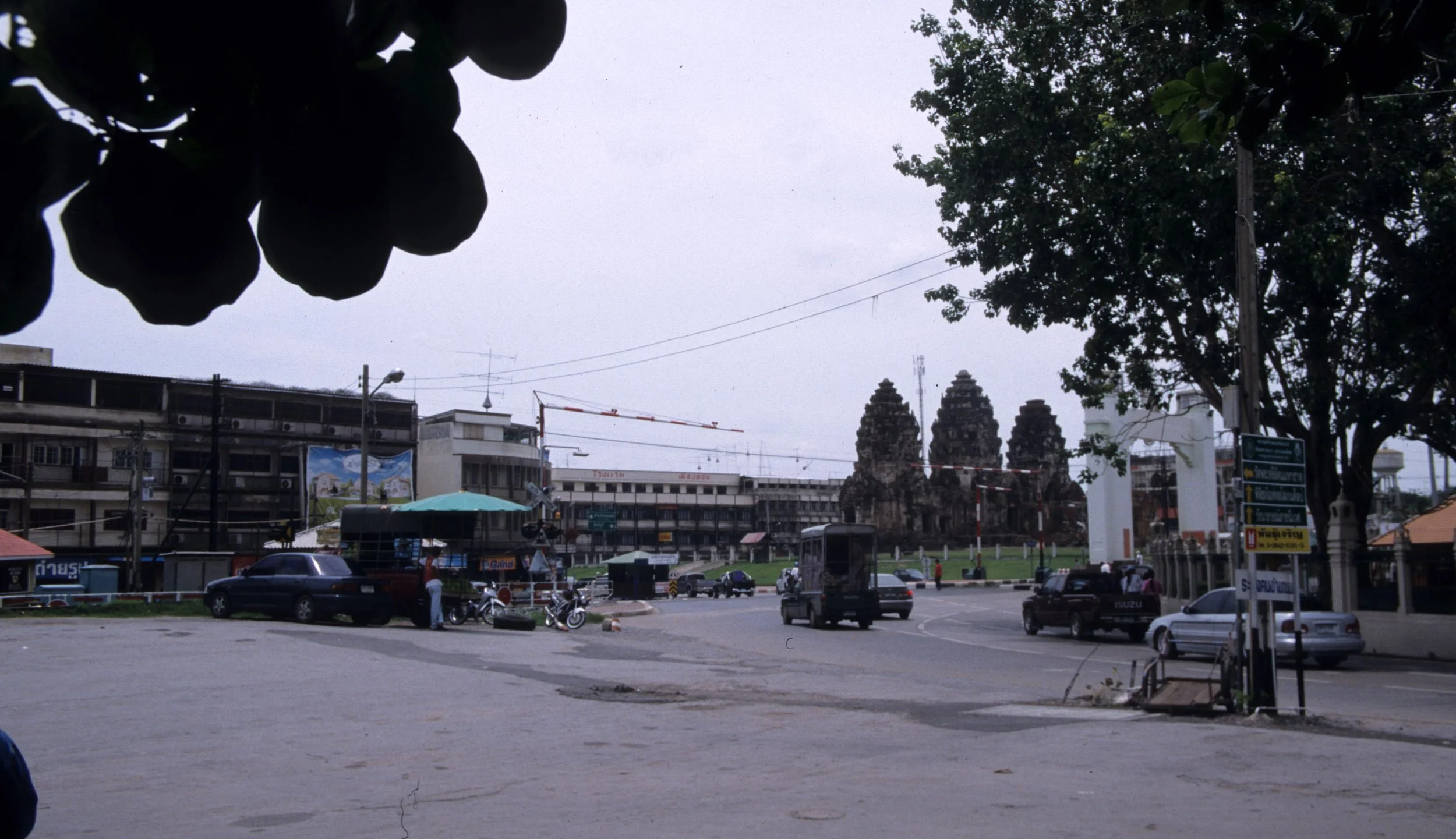LOPBURI - KMEN RUINS.jpg