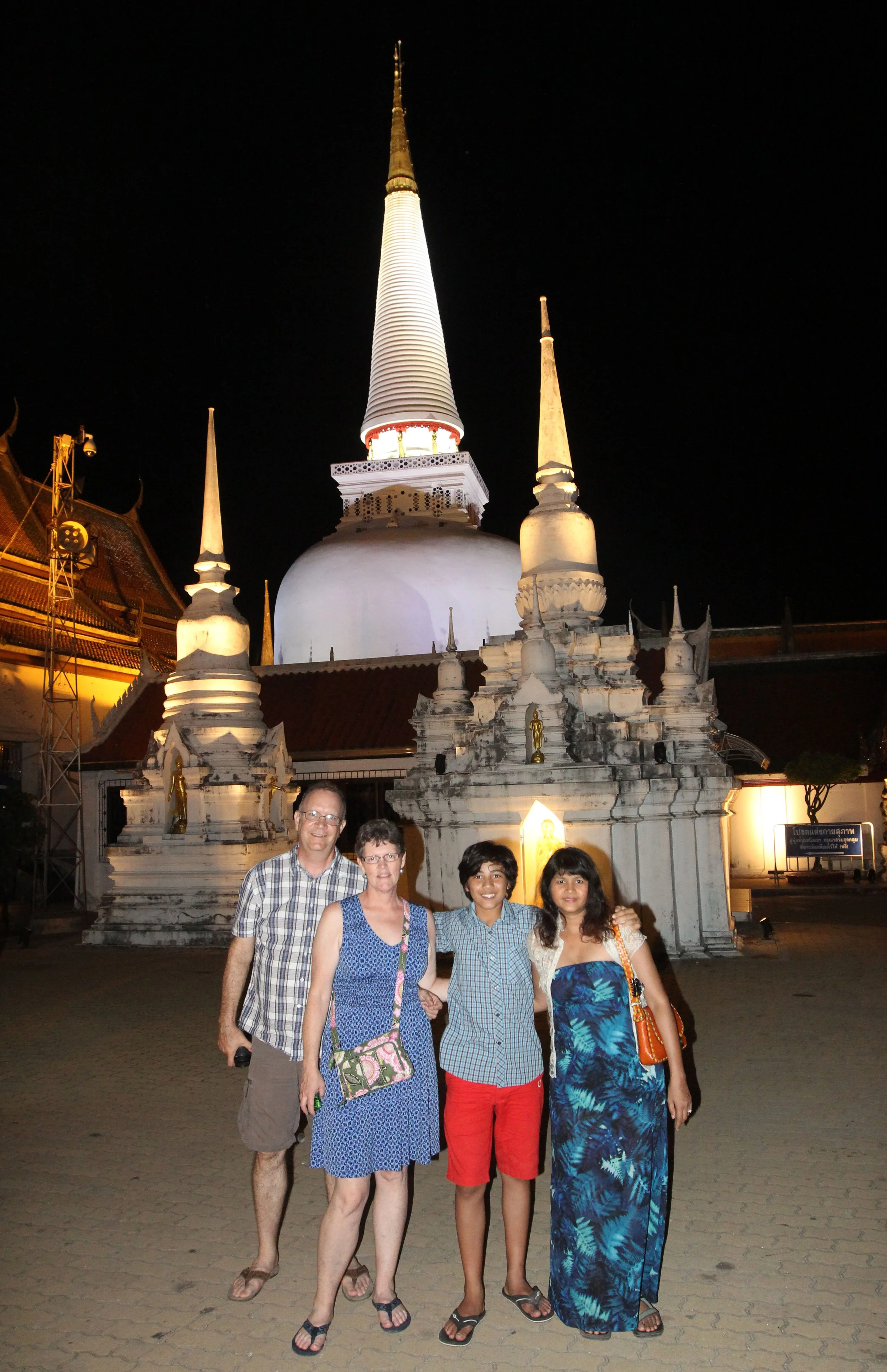 2014 Nakhonsithammarat with Cokie & Som and Phil & Shelley Summer Travels (30).JPG