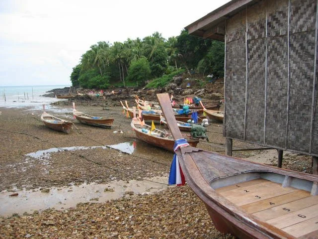 KOH LANTA - SEA GYPSY VILLAGE - 2005 (5).jpg