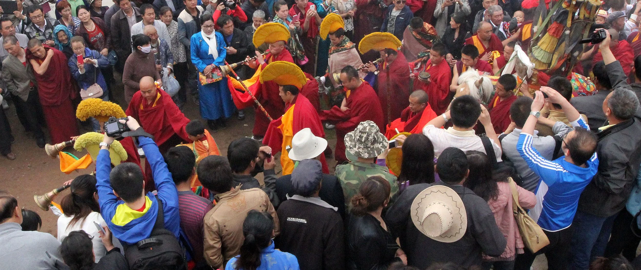 KUMBUM MONASTERY - QINGHAI - SUNNING BUDDHA FESTIVAL 2013 (260).JPG