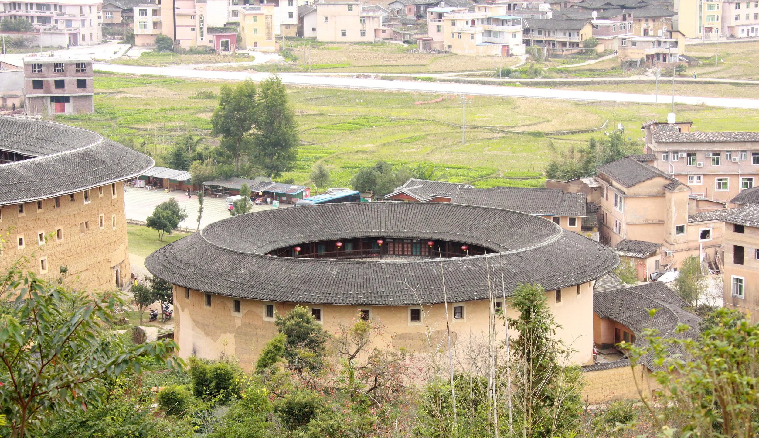 Chengqilou's smaller village structure