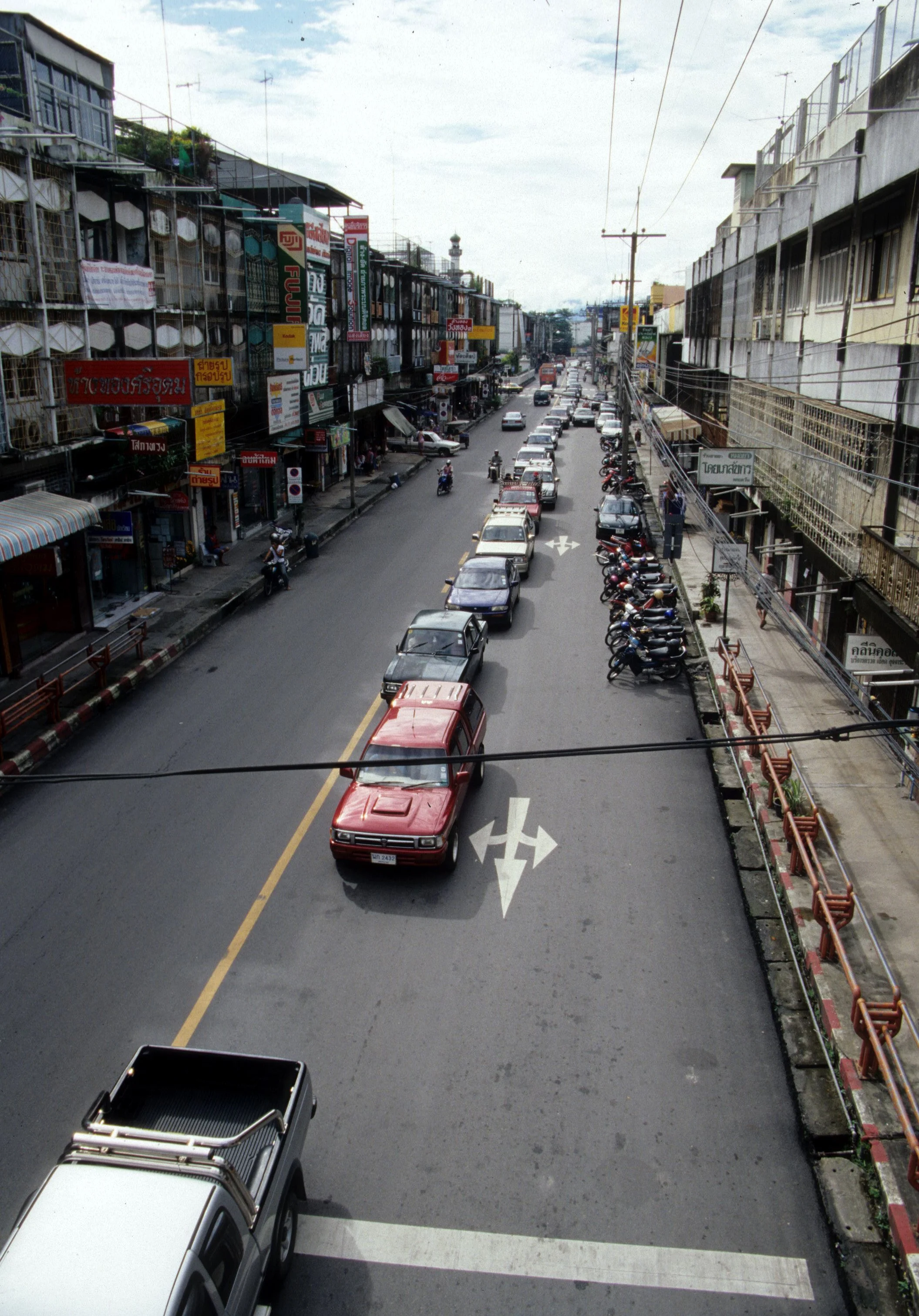 2004 Nakhonsithammarat Markets, Monks and Baby Cokie (13).jpg