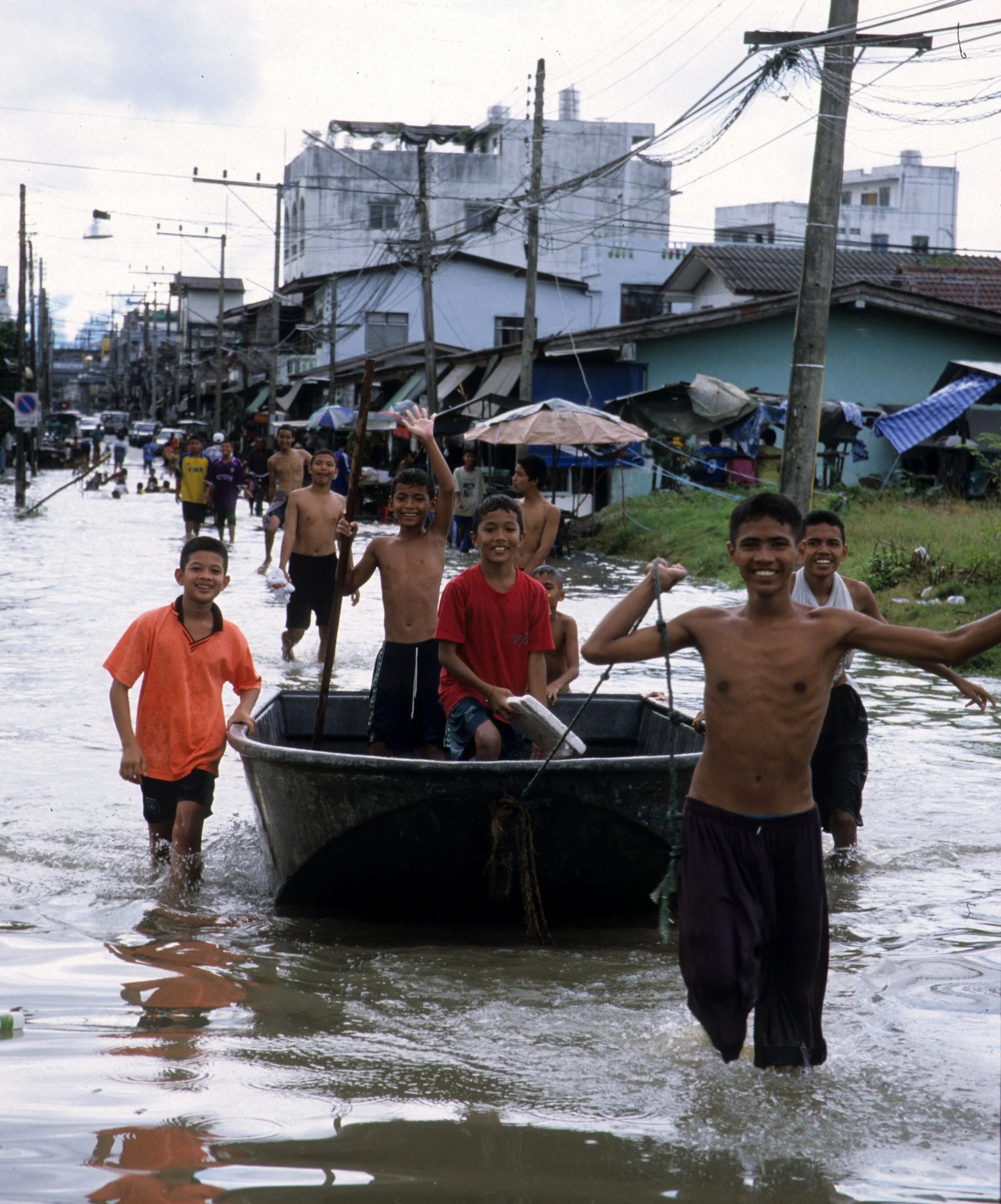 2009 Nakhonsithammarat Thailand with Family & Floods (24).jpg