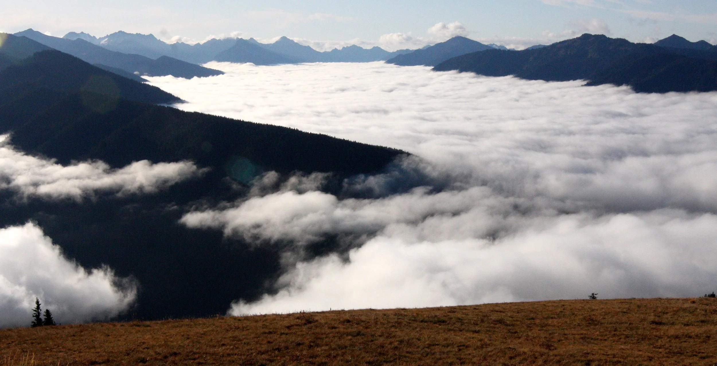 HURRICANE RIDGE - VIEWS OF CLOUDS RESEMBLING GLACIERS (11).JPG
