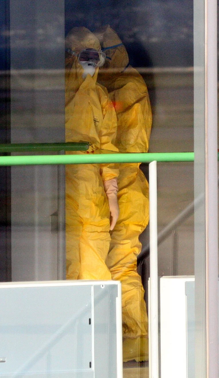 OSAKA - MAY 2009 - SWINE FLU INSPECTORS (13).JPG