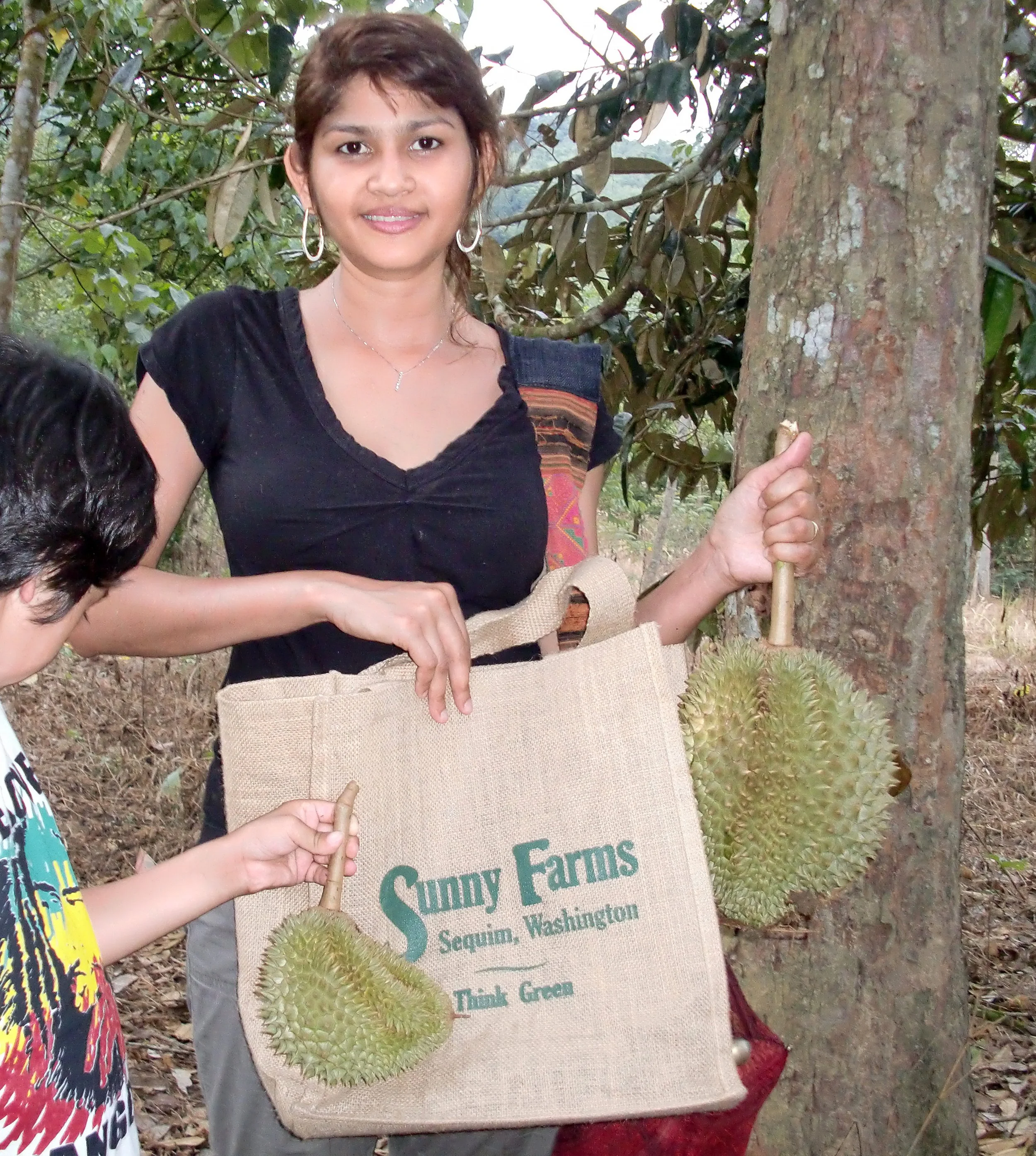 2010-7-15 HANGING IN NAKHON AND PROMLUK (3).JPG