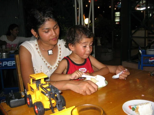 2005 Nakhonsithammarat with Family (25).jpg